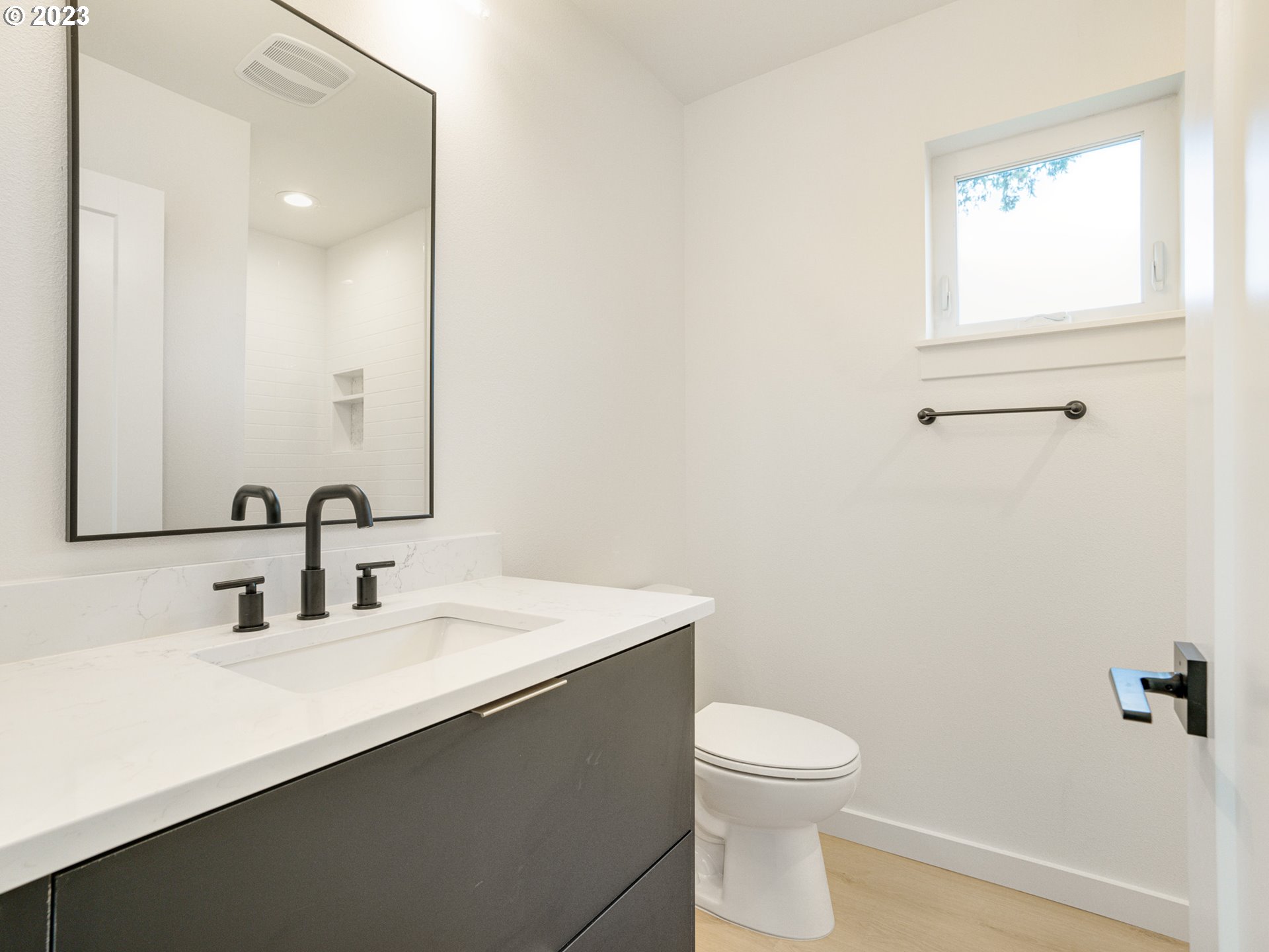 6826 N Montana AVE #5