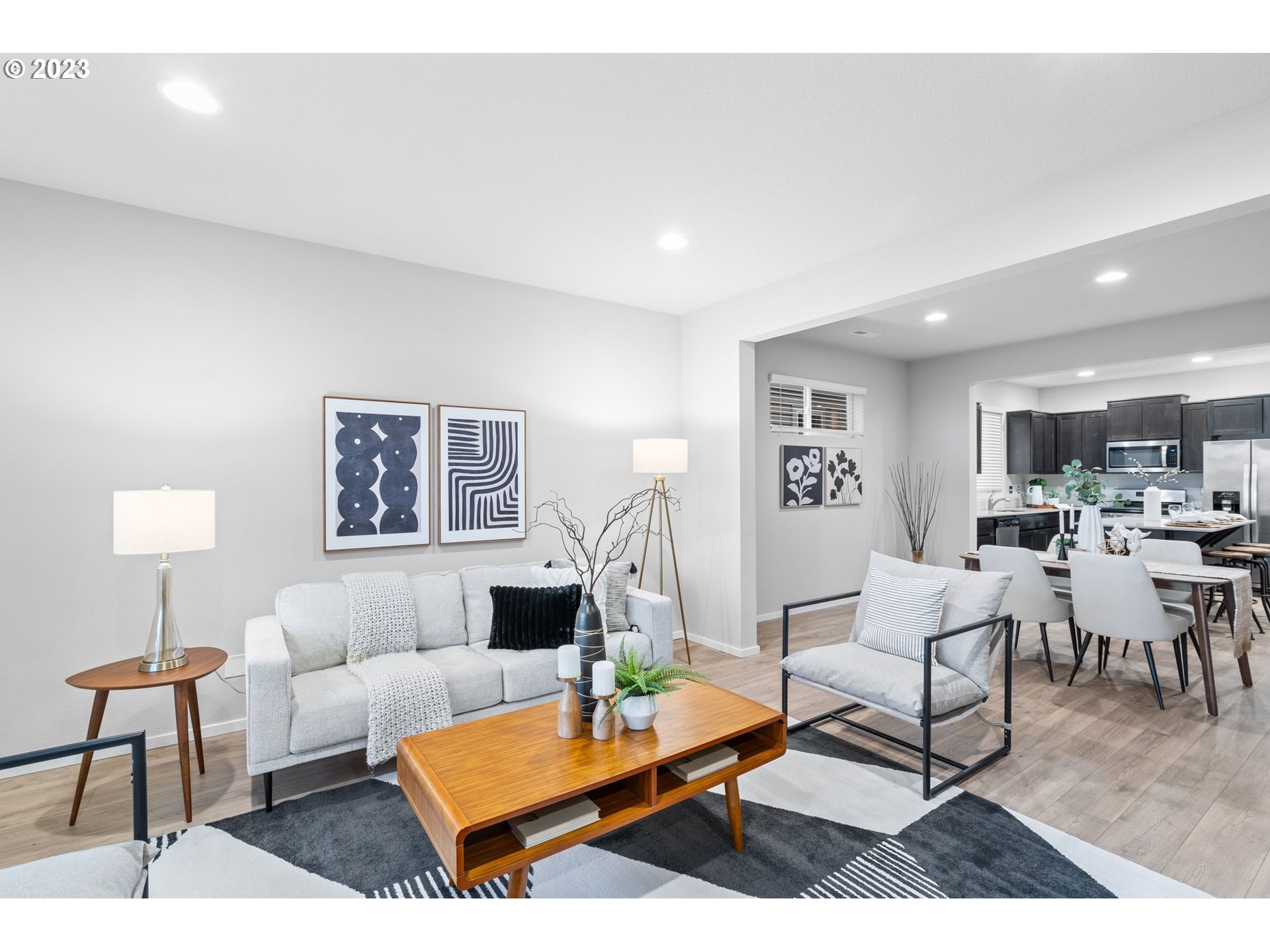 17060 SE CROSSROADS AVE