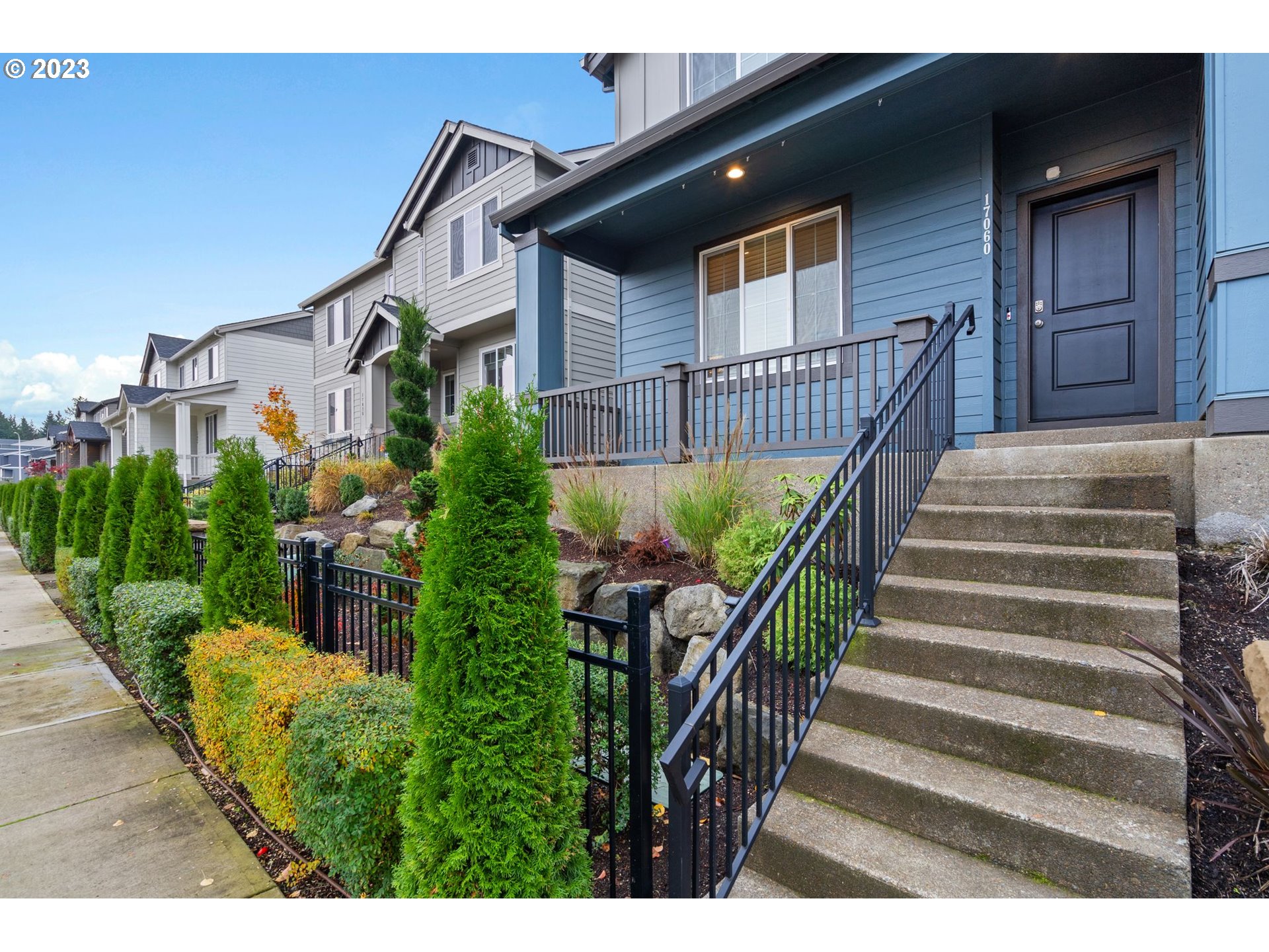 17060 SE CROSSROADS AVE