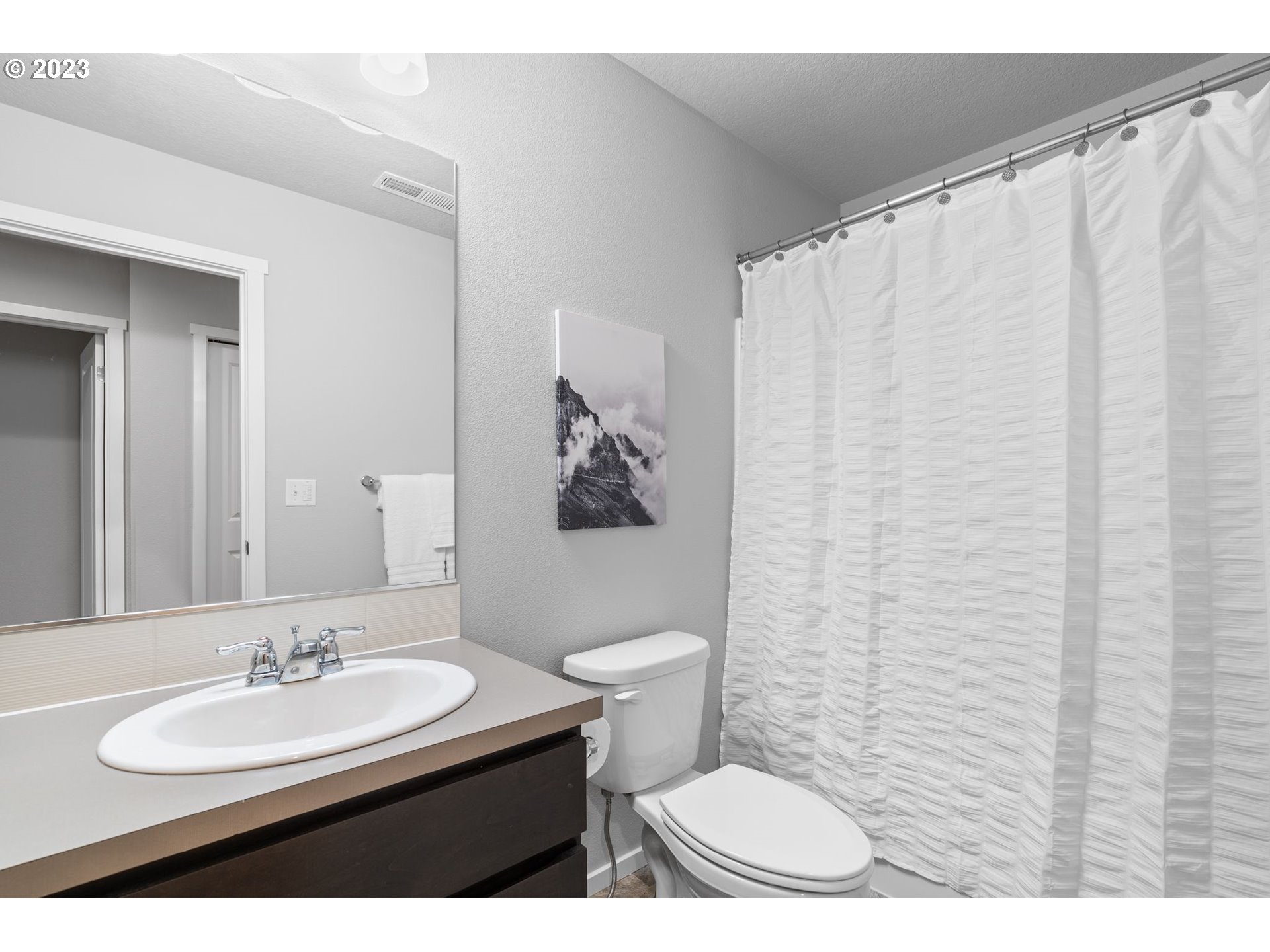 17060 SE CROSSROADS AVE