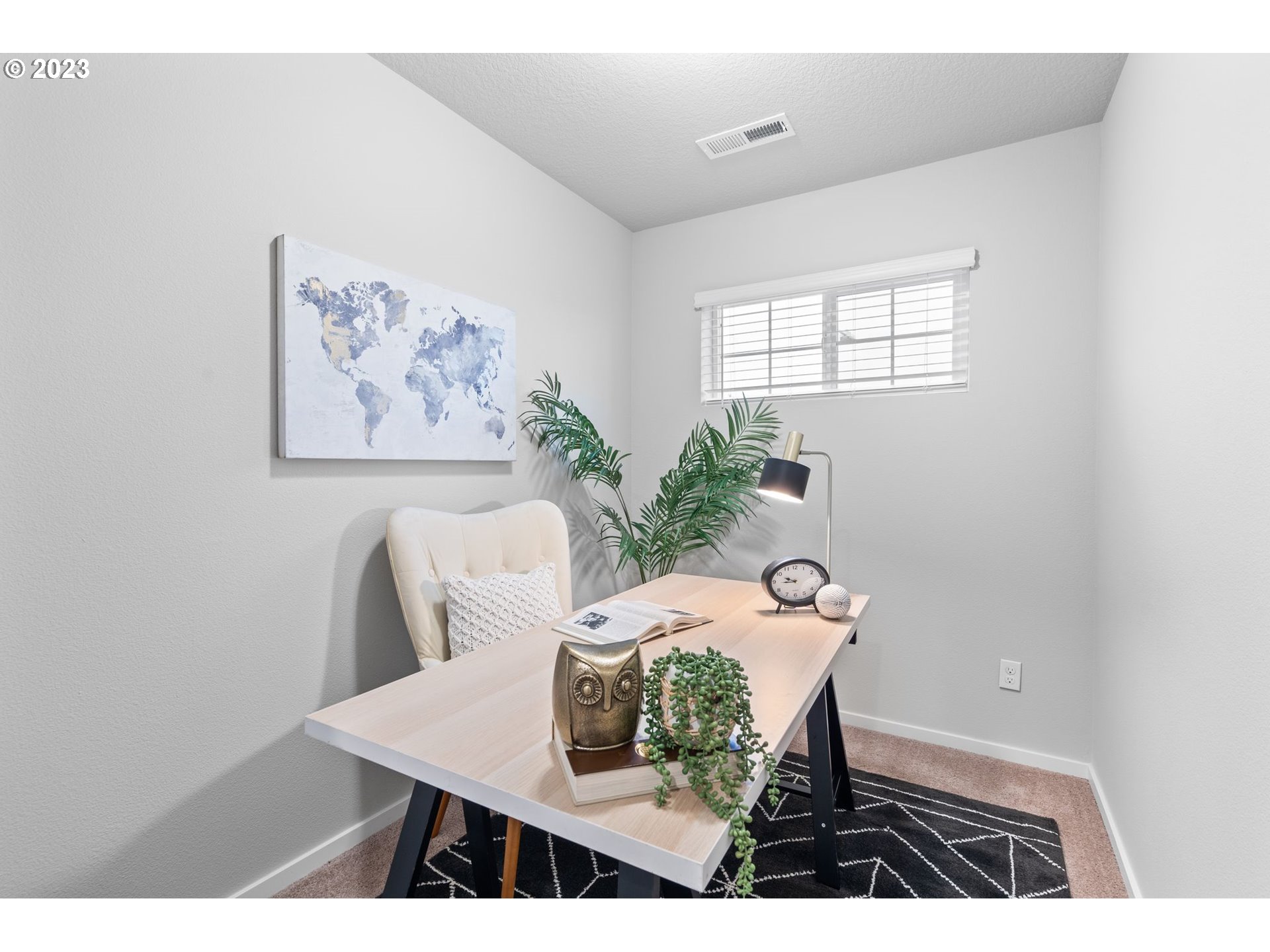 17060 SE CROSSROADS AVE