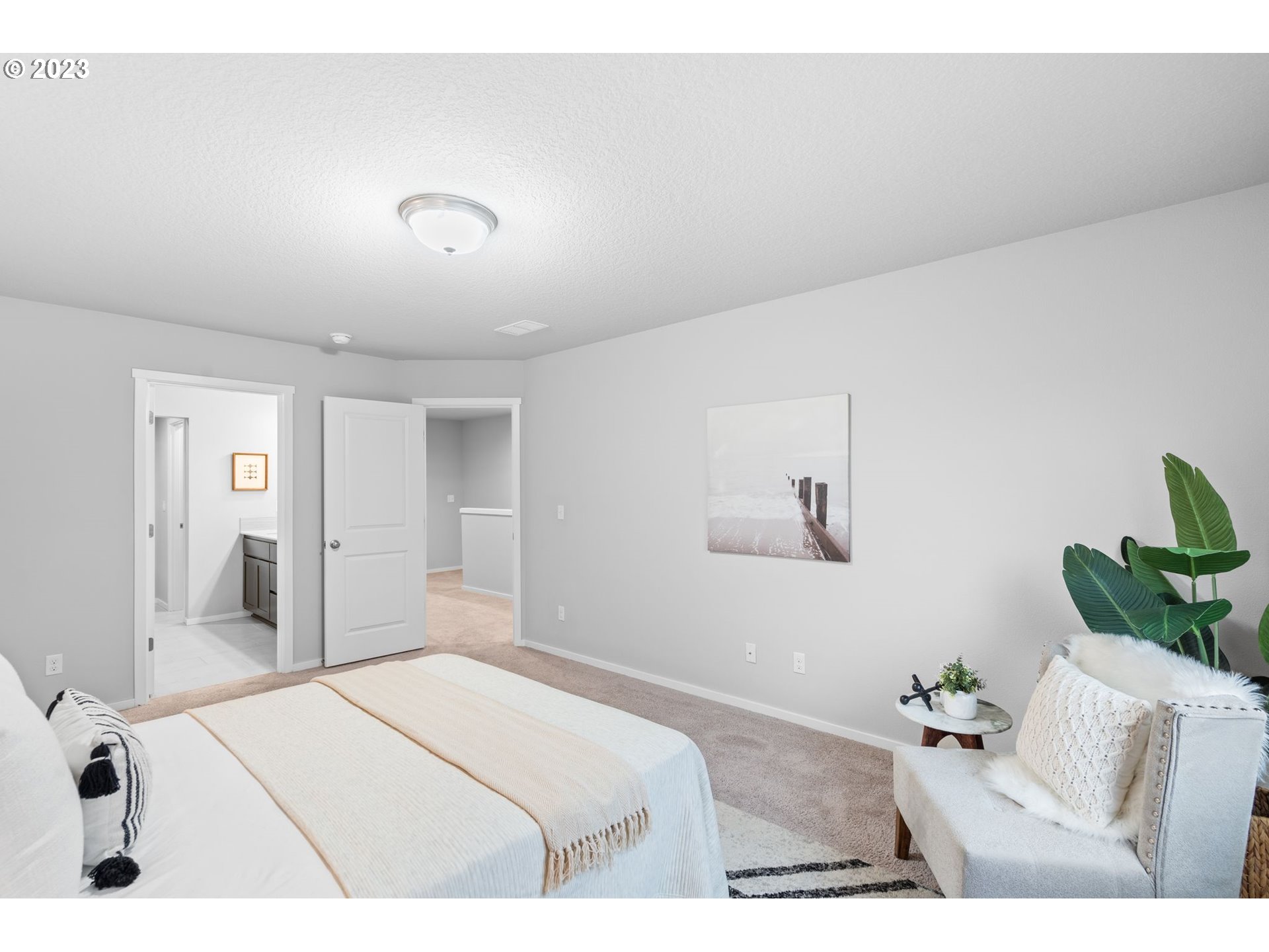 17060 SE CROSSROADS AVE