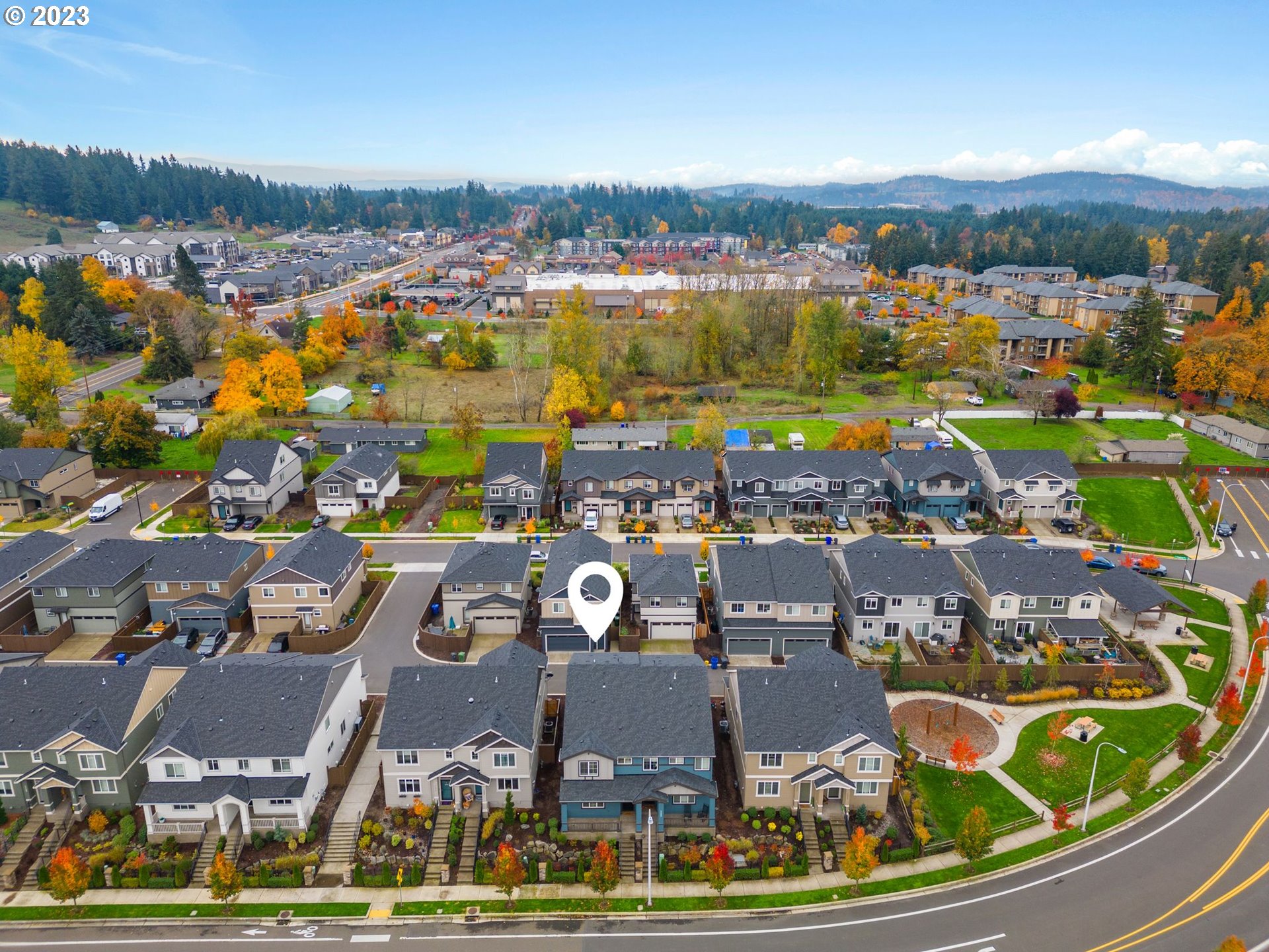 17060 SE CROSSROADS AVE