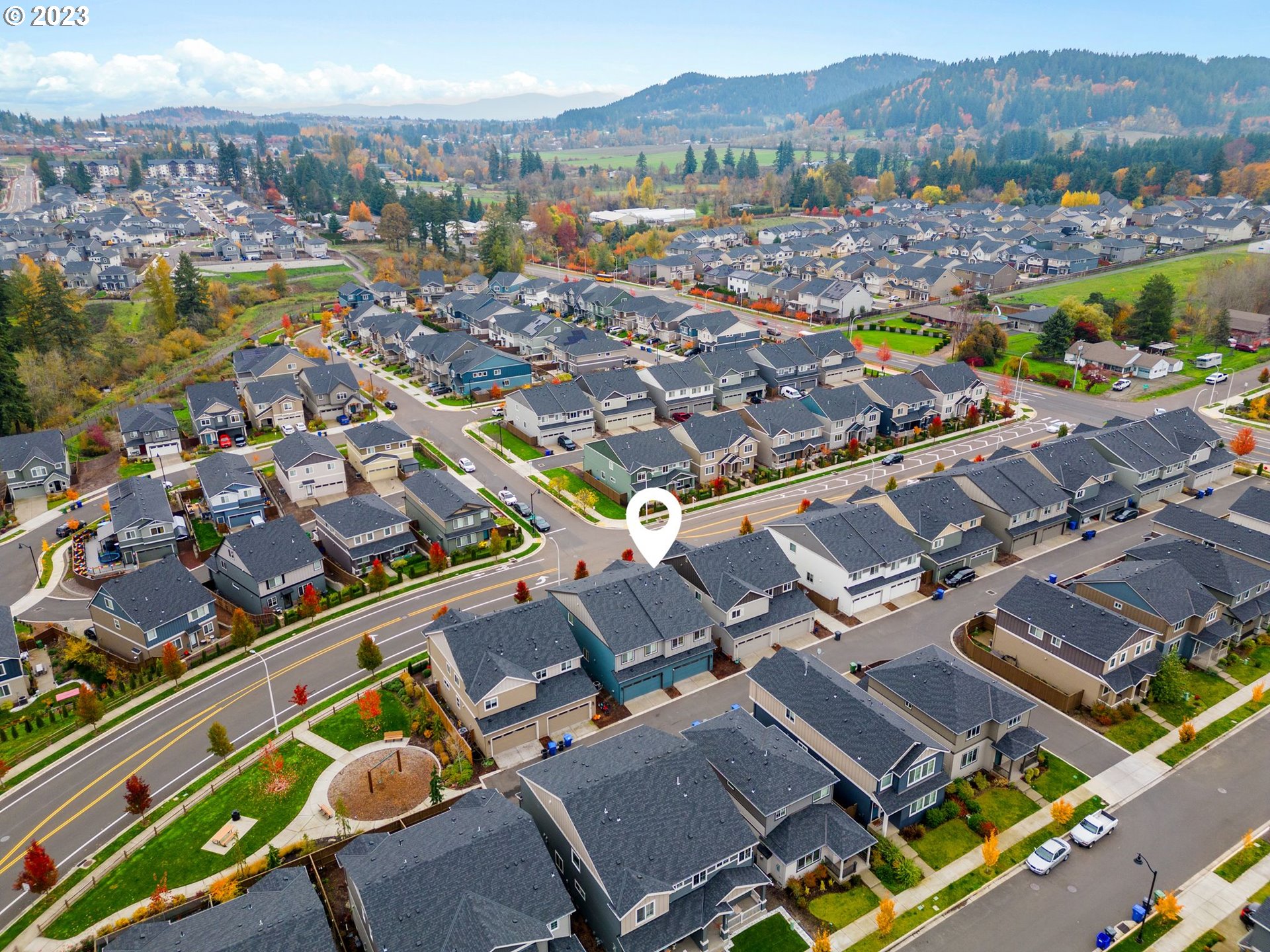 17060 SE CROSSROADS AVE