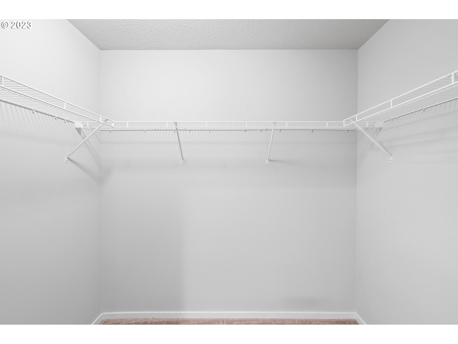 17060 SE CROSSROADS AVE