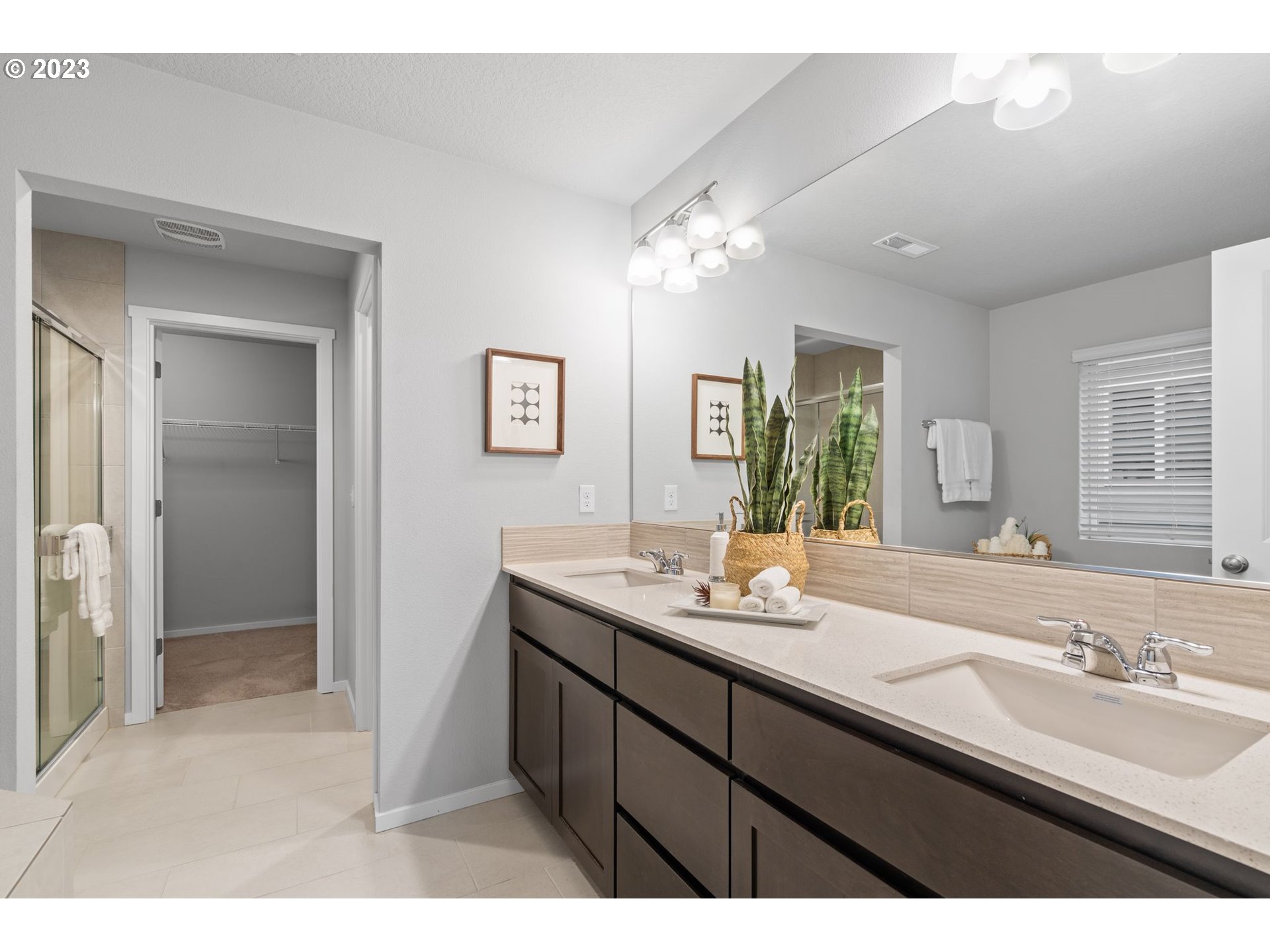 17060 SE CROSSROADS AVE