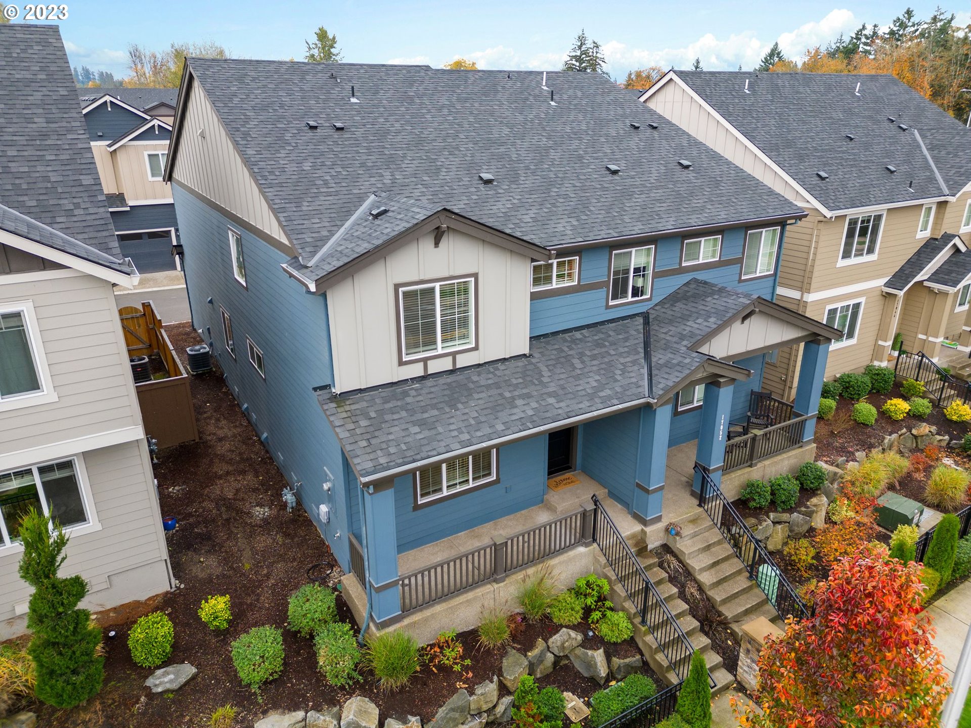 17060 SE CROSSROADS AVE