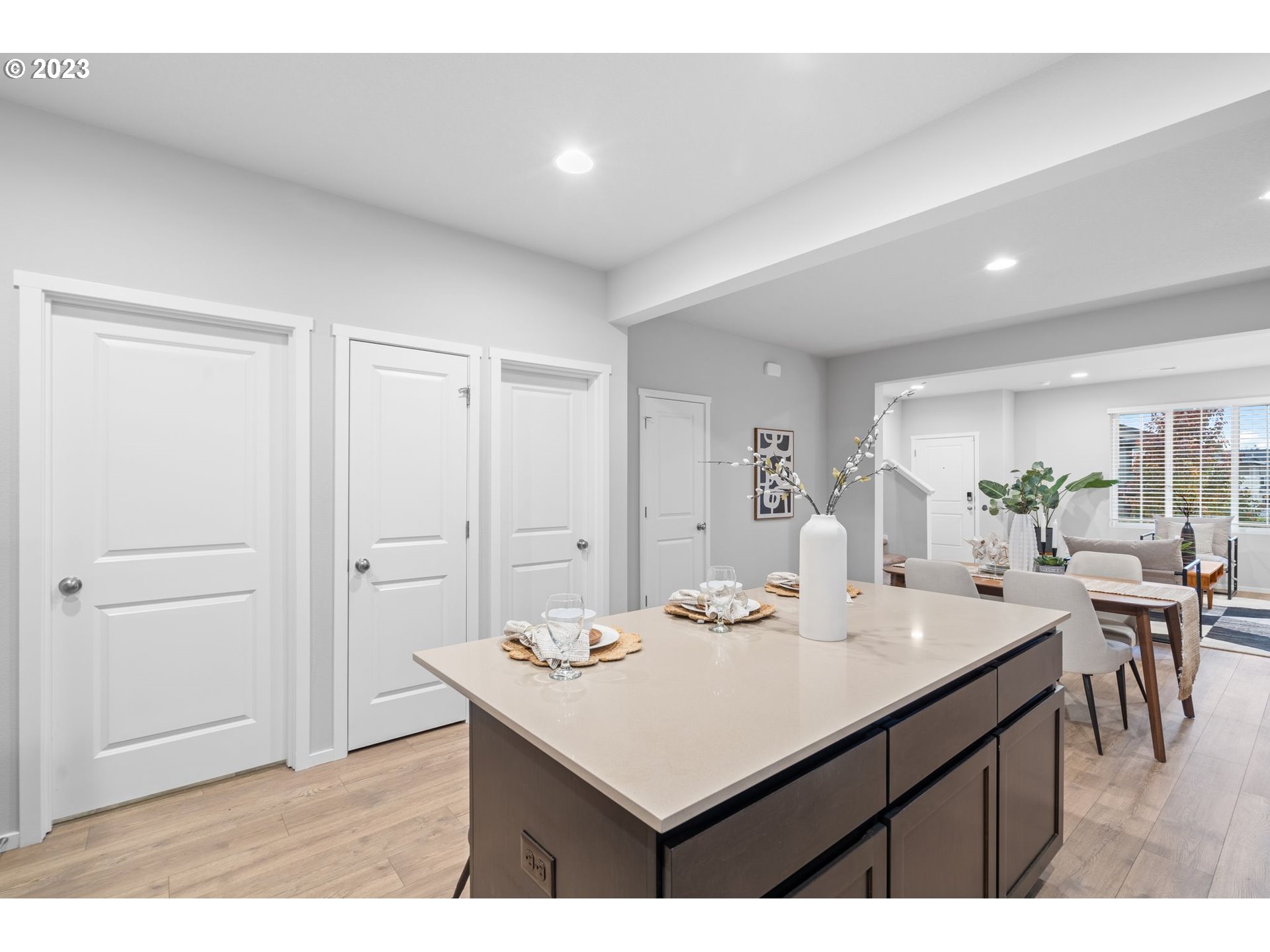 17060 SE CROSSROADS AVE