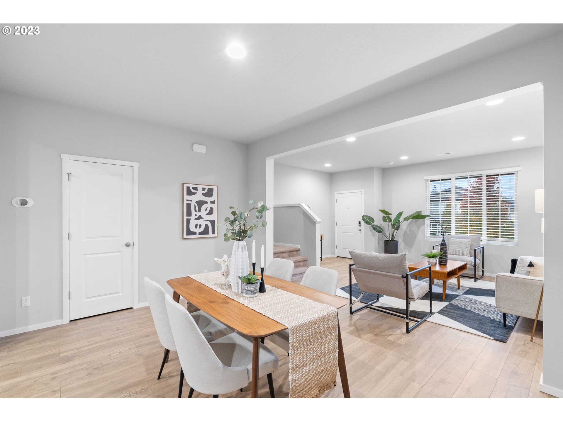 17060 SE CROSSROADS AVE