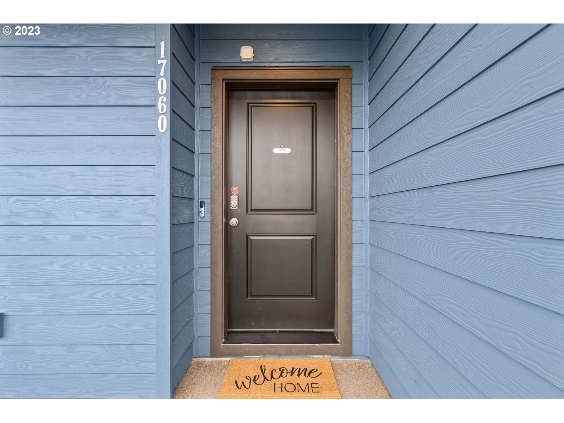 17060 SE CROSSROADS AVE