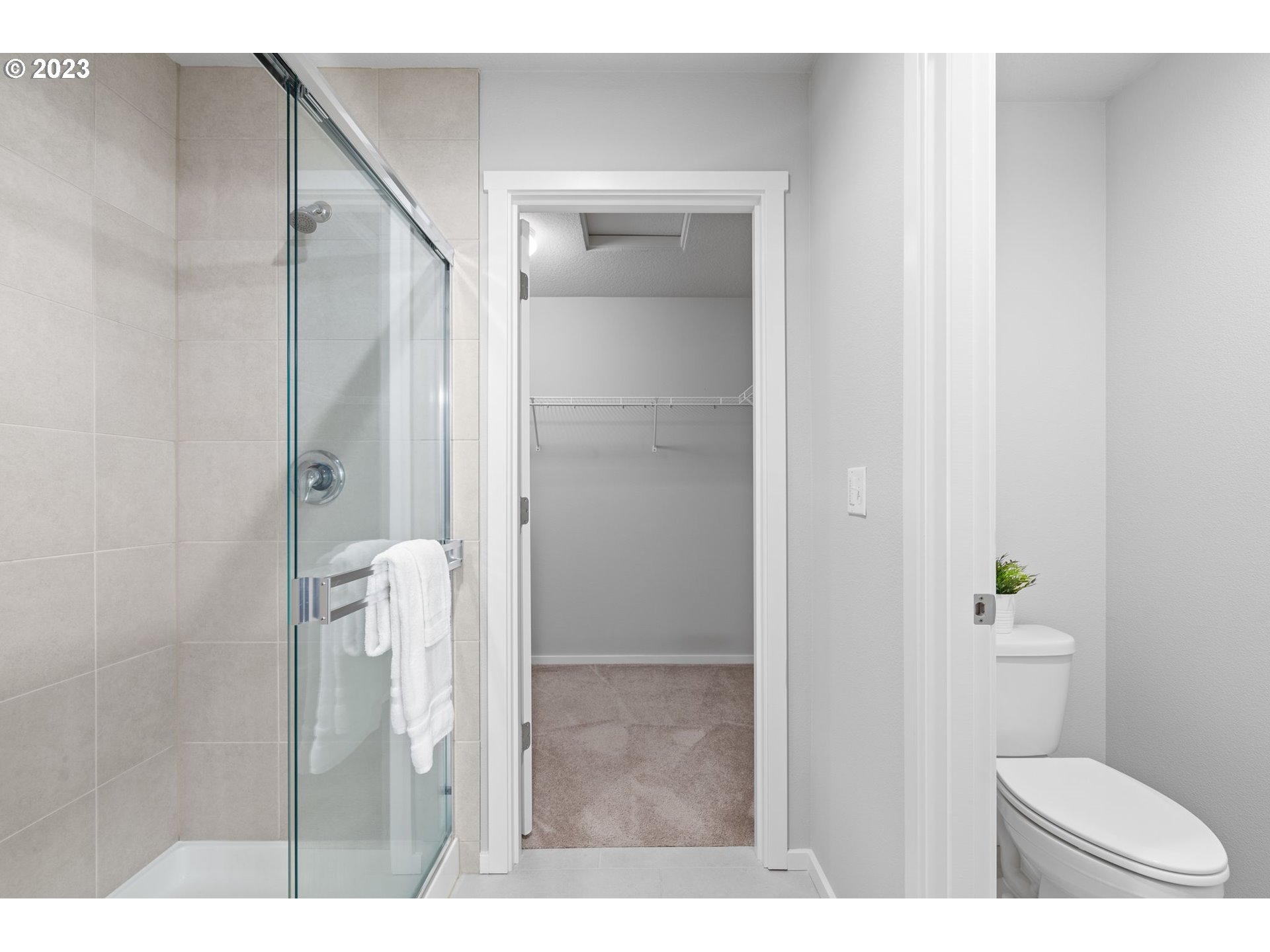 17060 SE CROSSROADS AVE