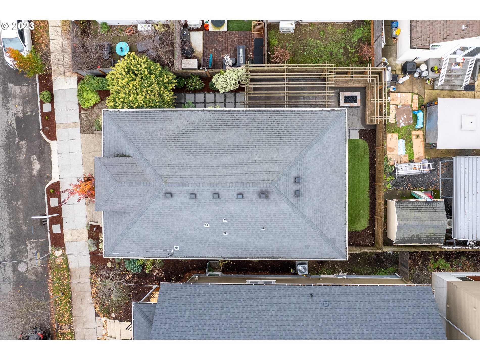 4544 N VANCOUVER AVE