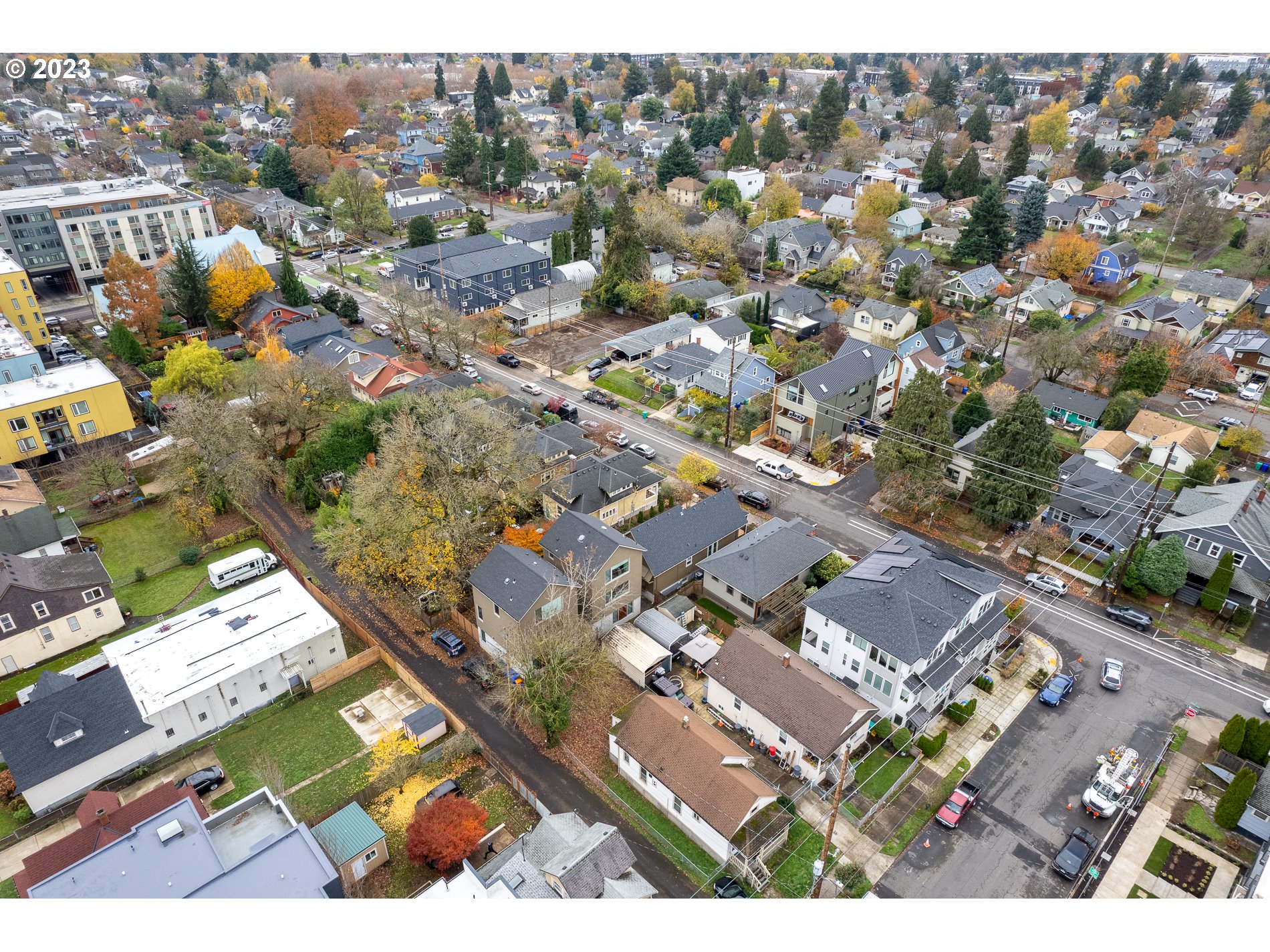 4544 N VANCOUVER AVE