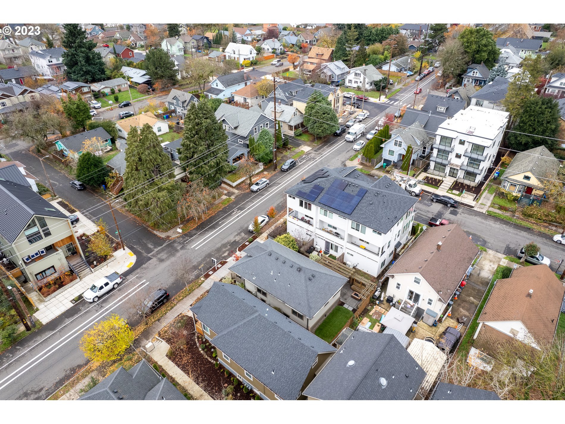 4544 N VANCOUVER AVE