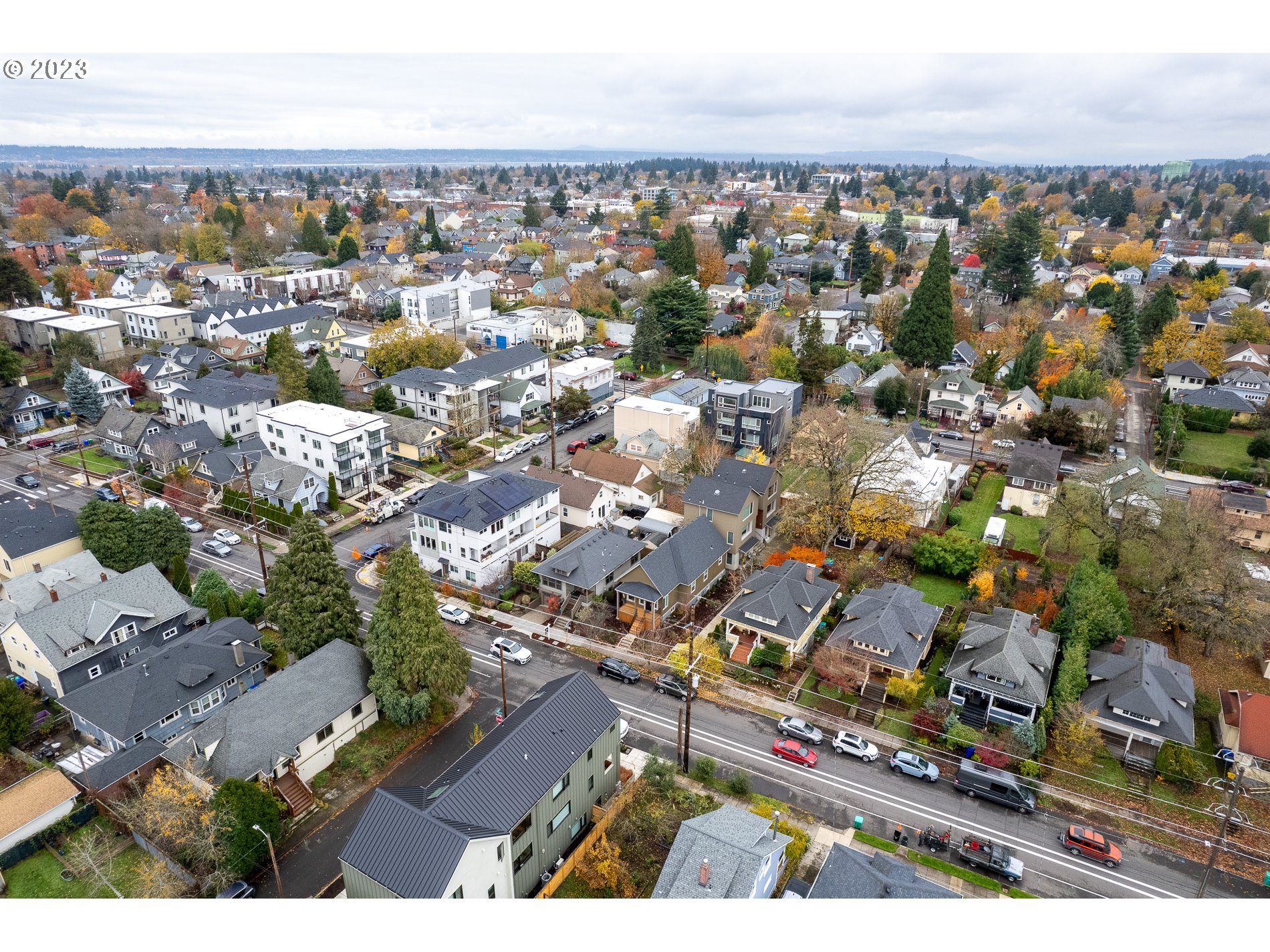 4544 N VANCOUVER AVE