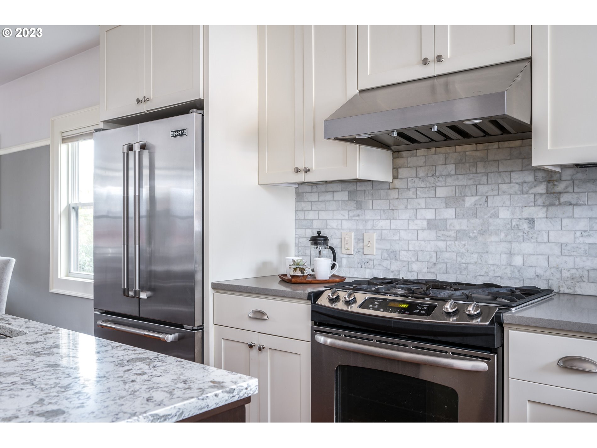 4544 N VANCOUVER AVE