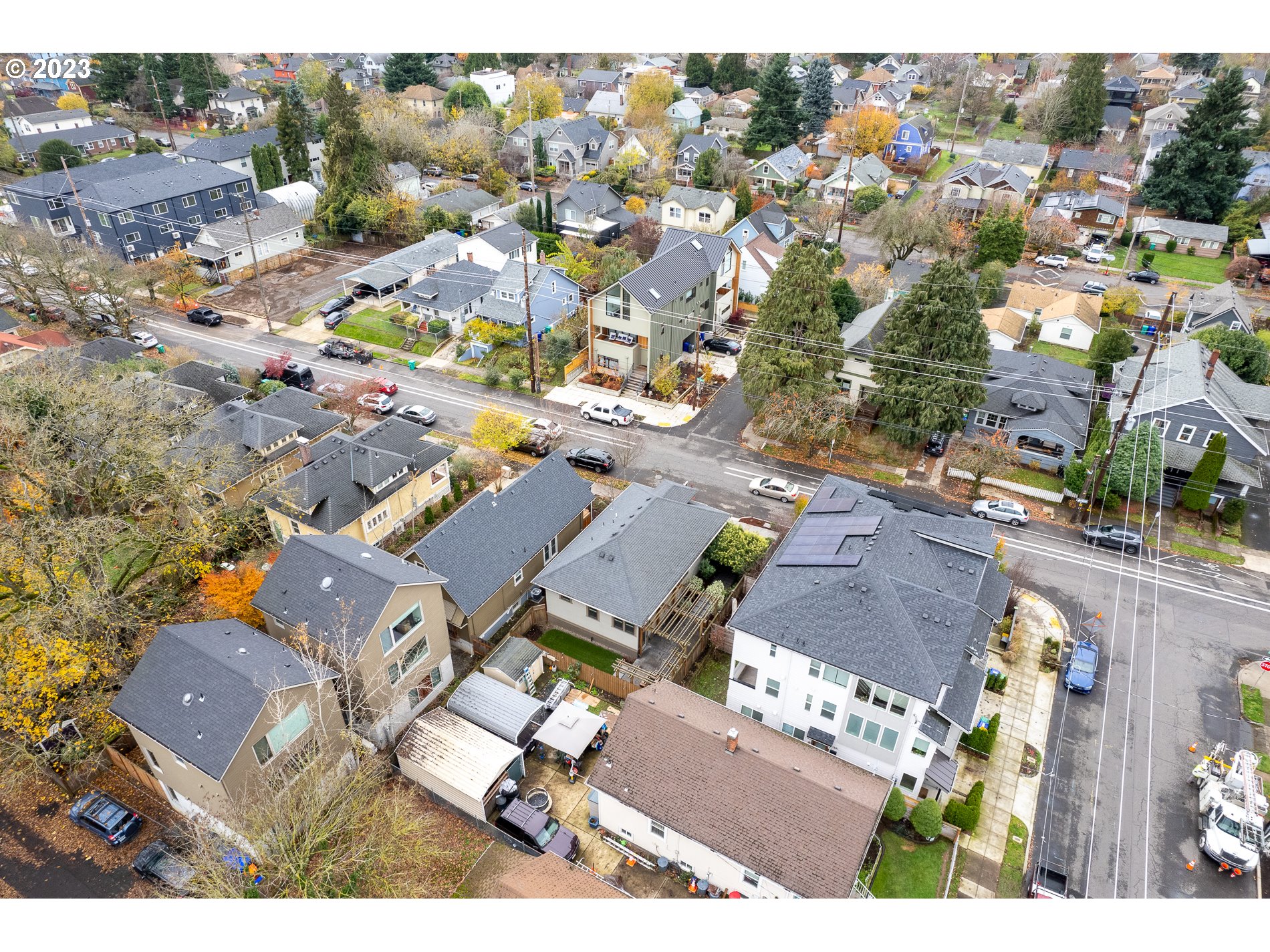 4544 N VANCOUVER AVE