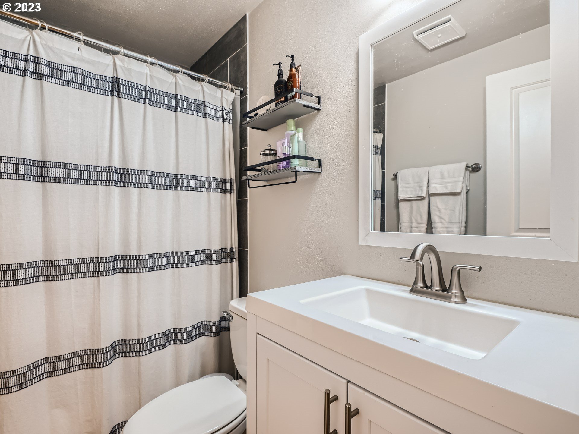 20805 SE BURNSIDE CT