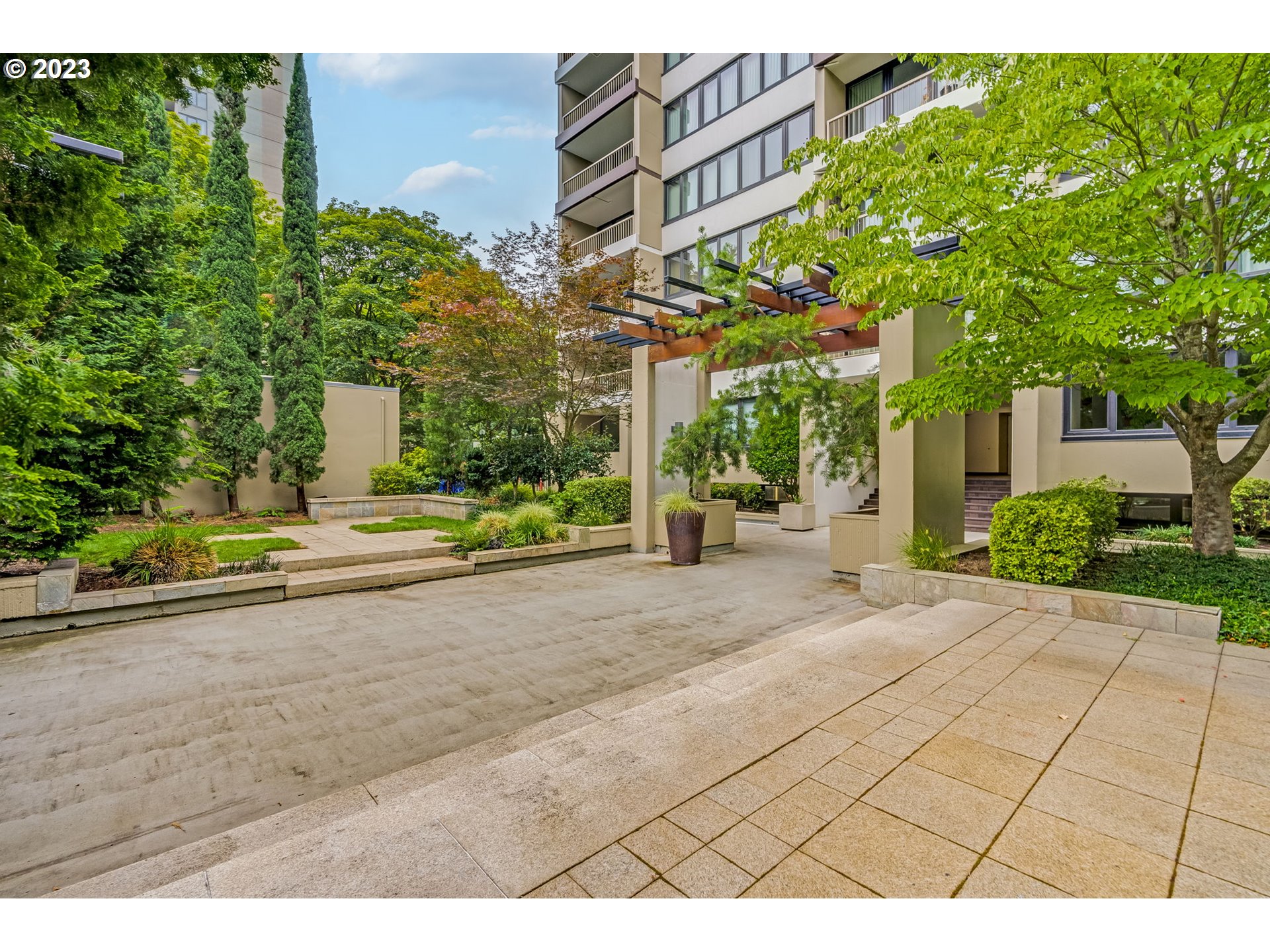 255 SW Harrison ST 4F