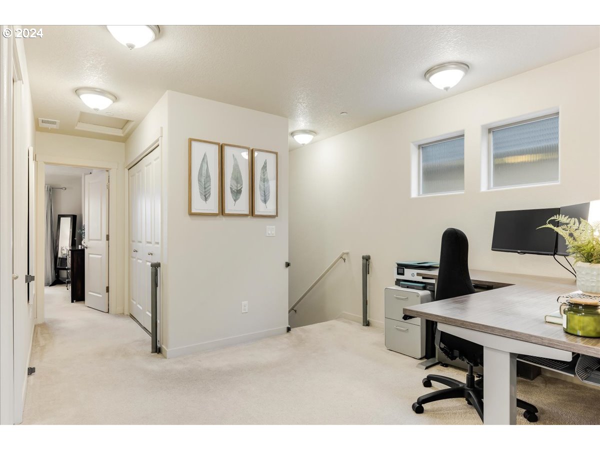 28355 SW VILLEBOIS DR N