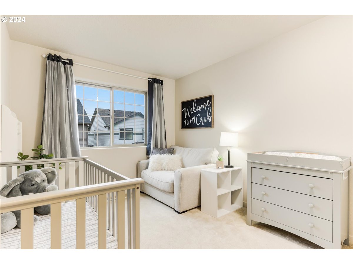 28355 SW VILLEBOIS DR N