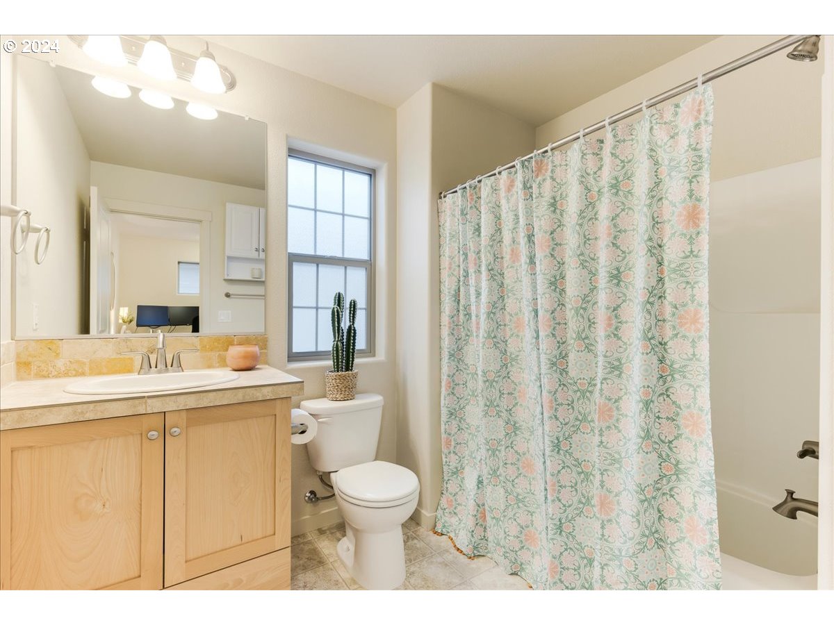 28355 SW VILLEBOIS DR N