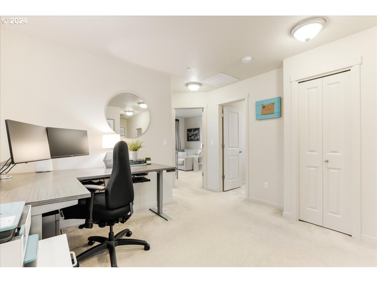 28355 SW VILLEBOIS DR N