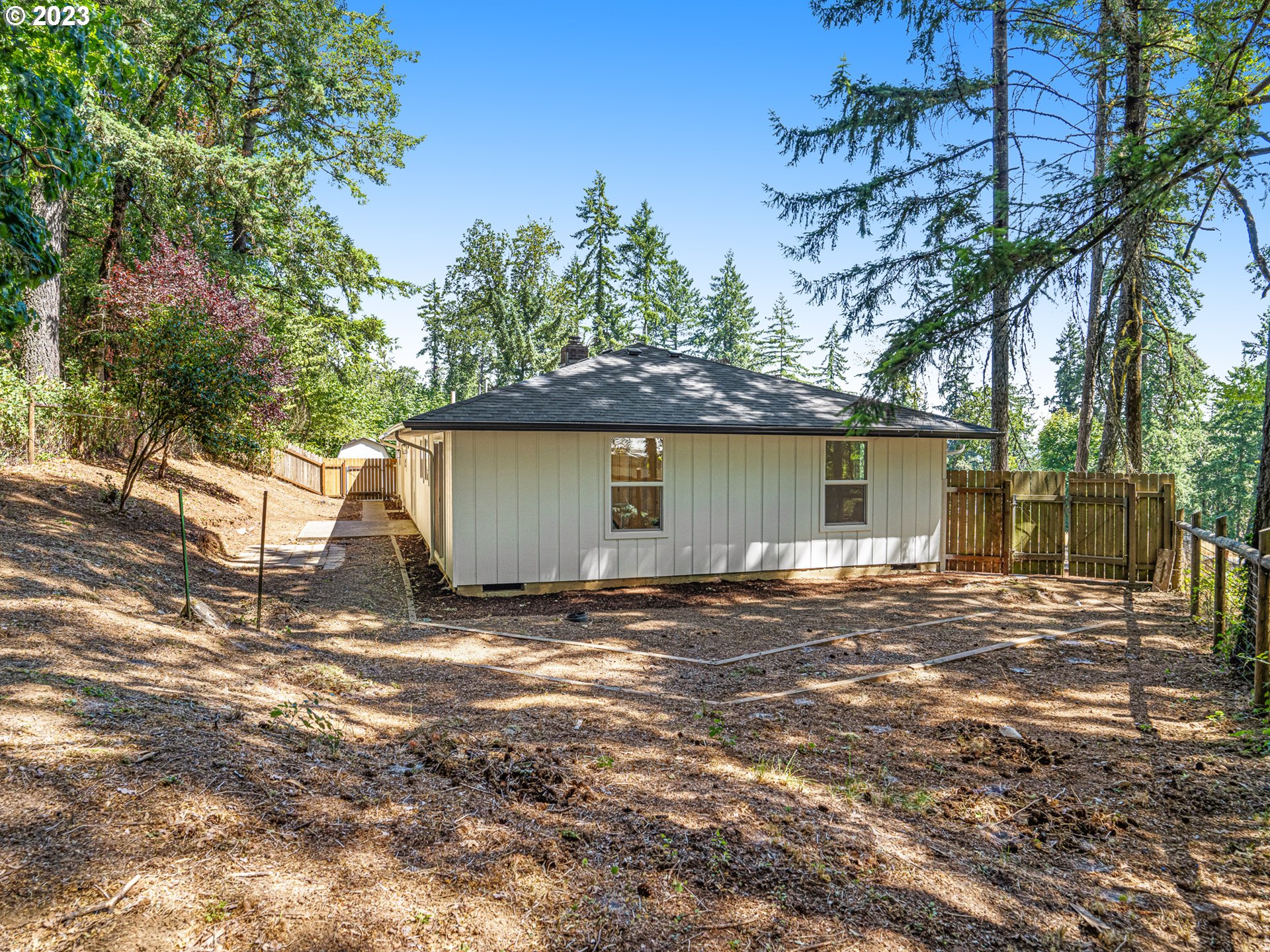 7740 NW HOOD VIEW CIR