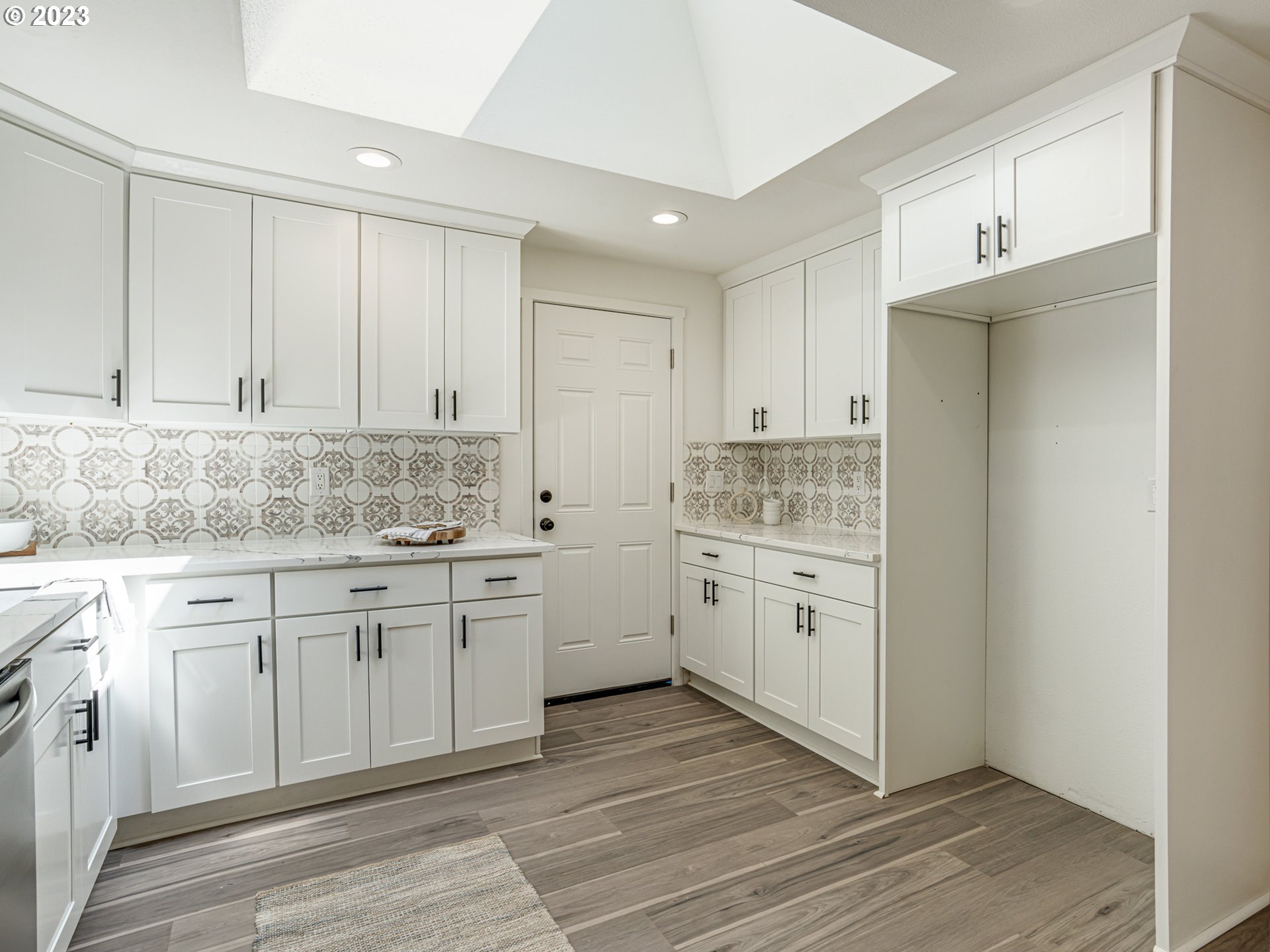 7740 NW HOOD VIEW CIR