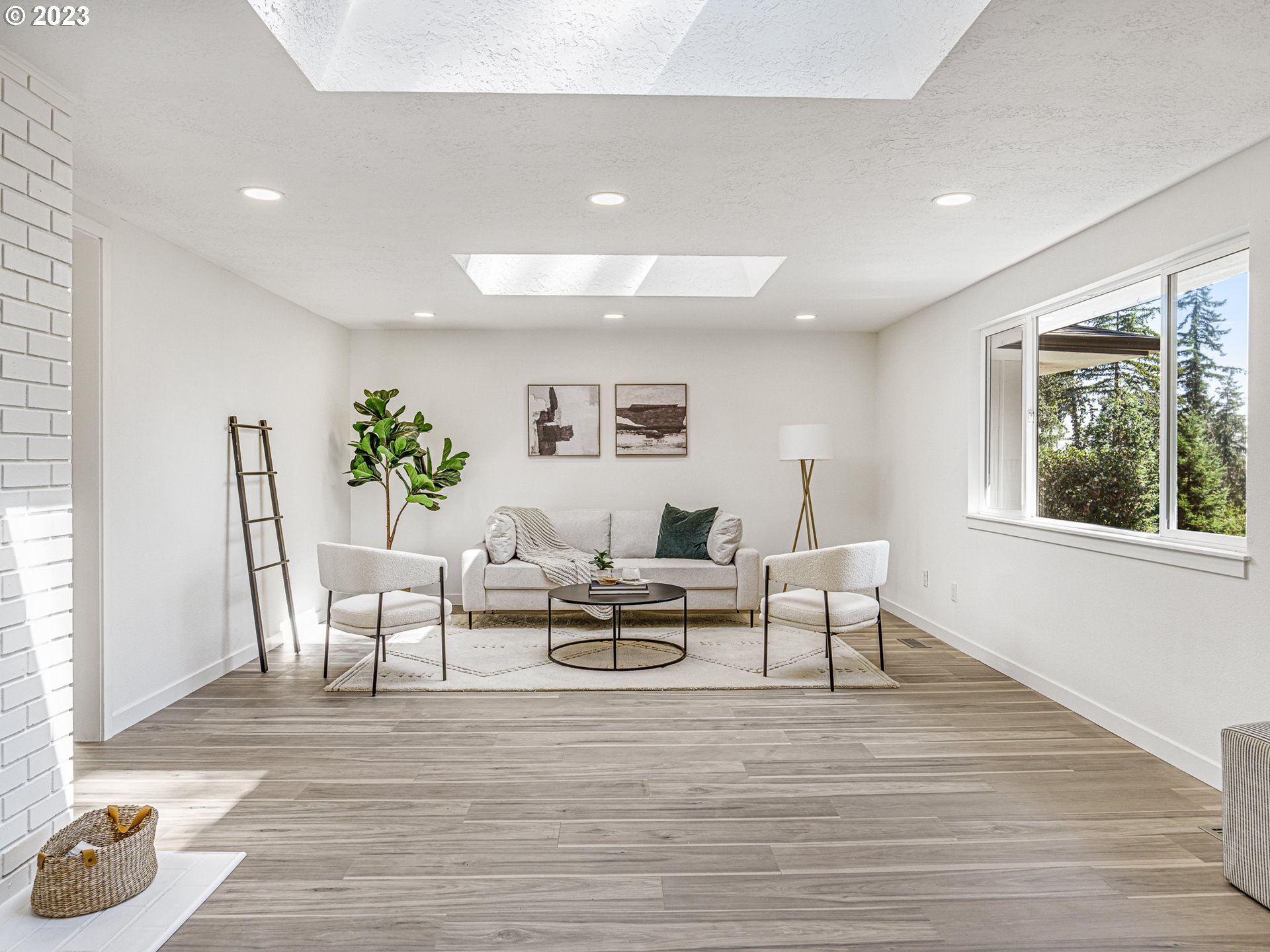 7740 NW HOOD VIEW CIR