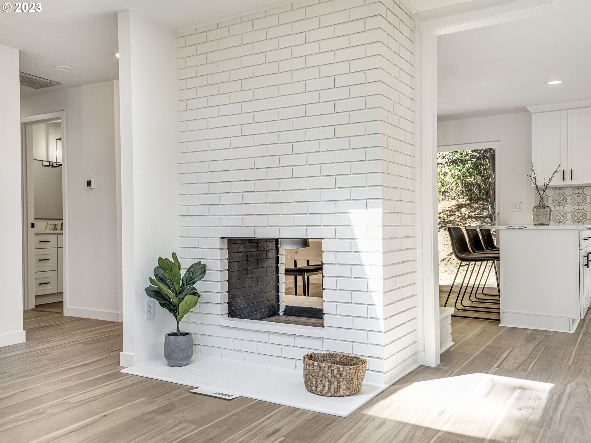 7740 NW HOOD VIEW CIR