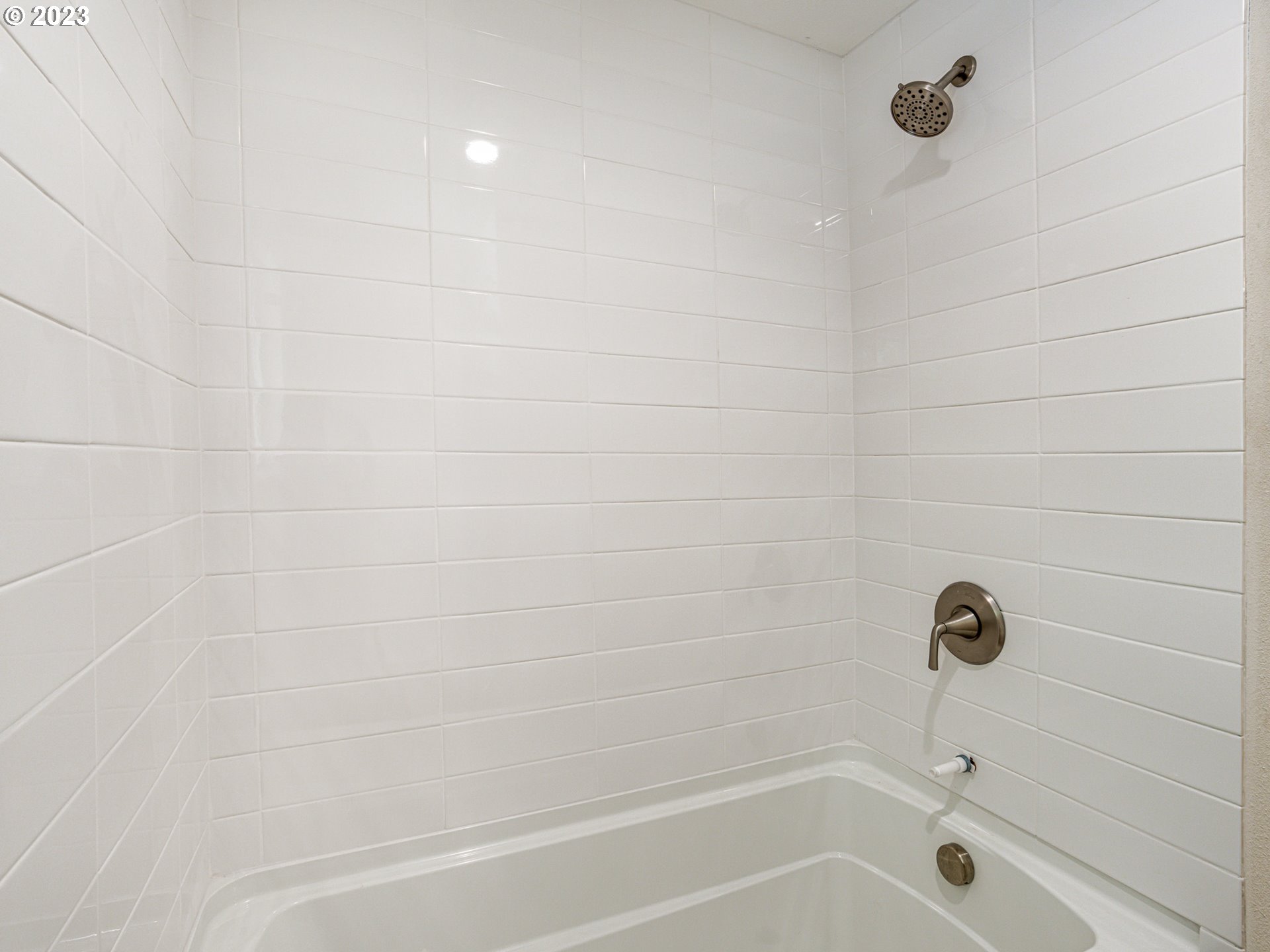 7740 NW HOOD VIEW CIR