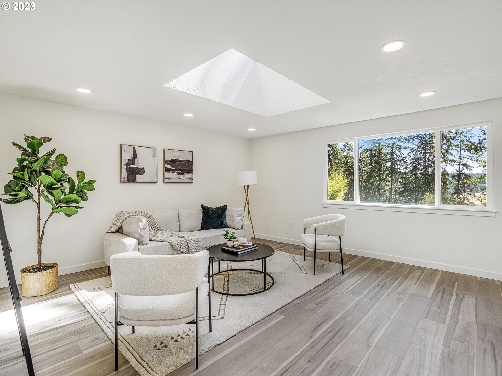 7740 NW HOOD VIEW CIR