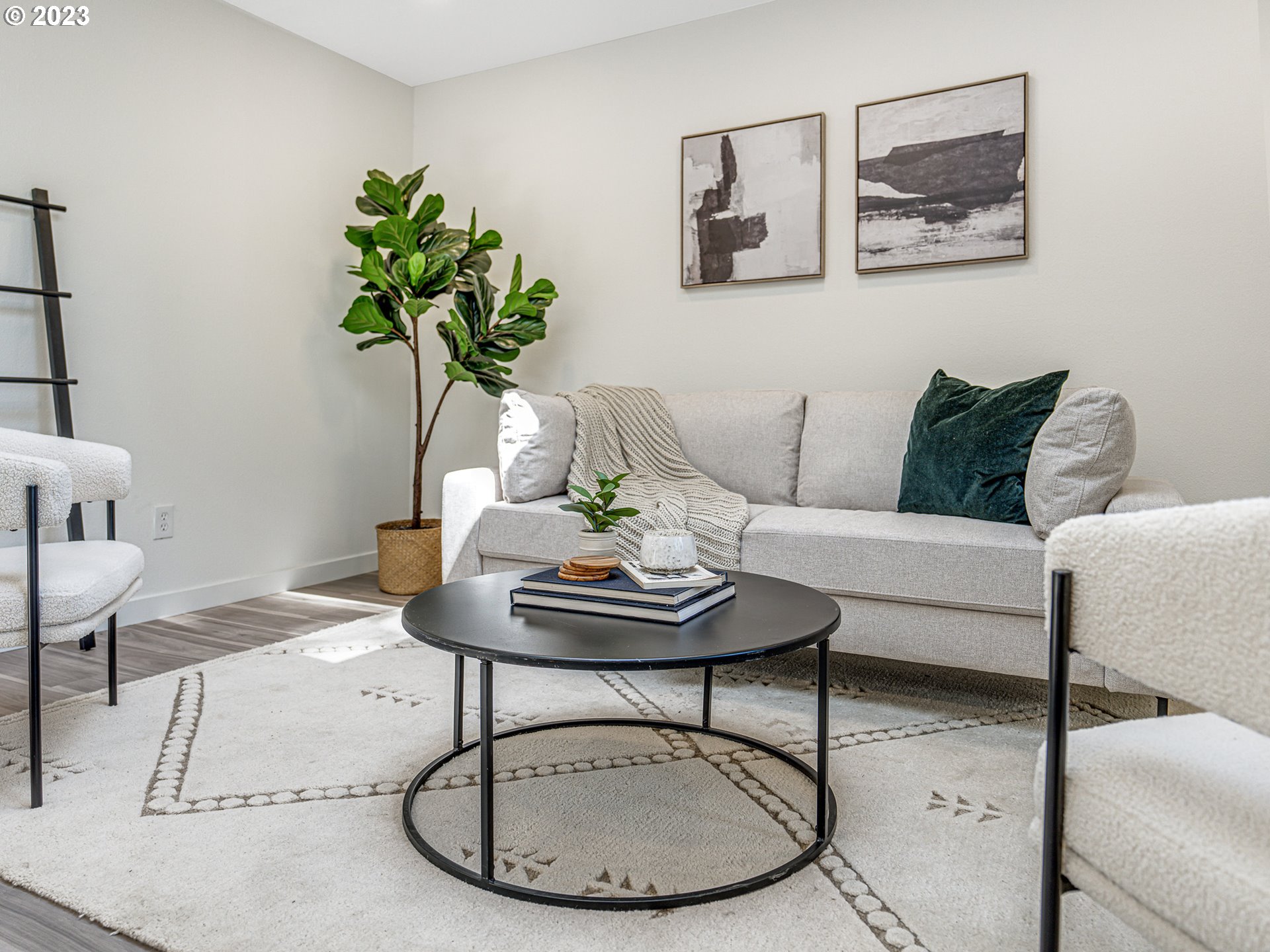 7740 NW HOOD VIEW CIR