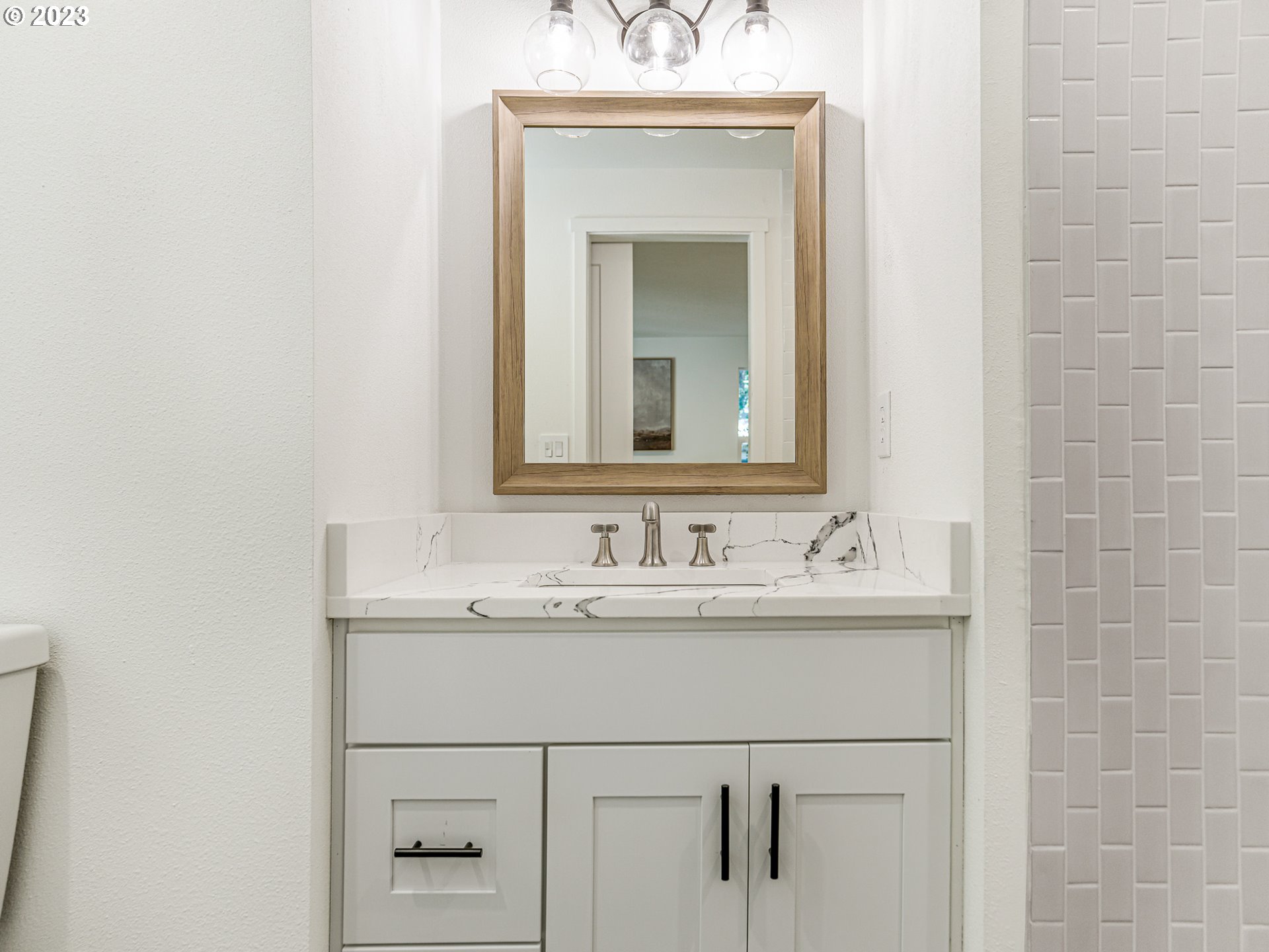 7740 NW HOOD VIEW CIR