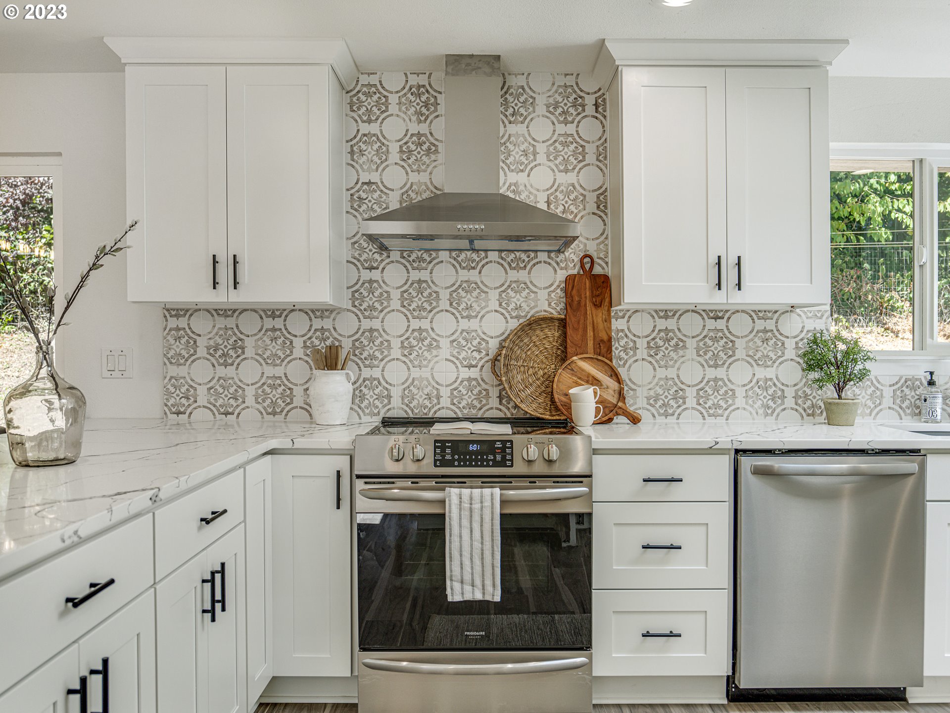 7740 NW HOOD VIEW CIR