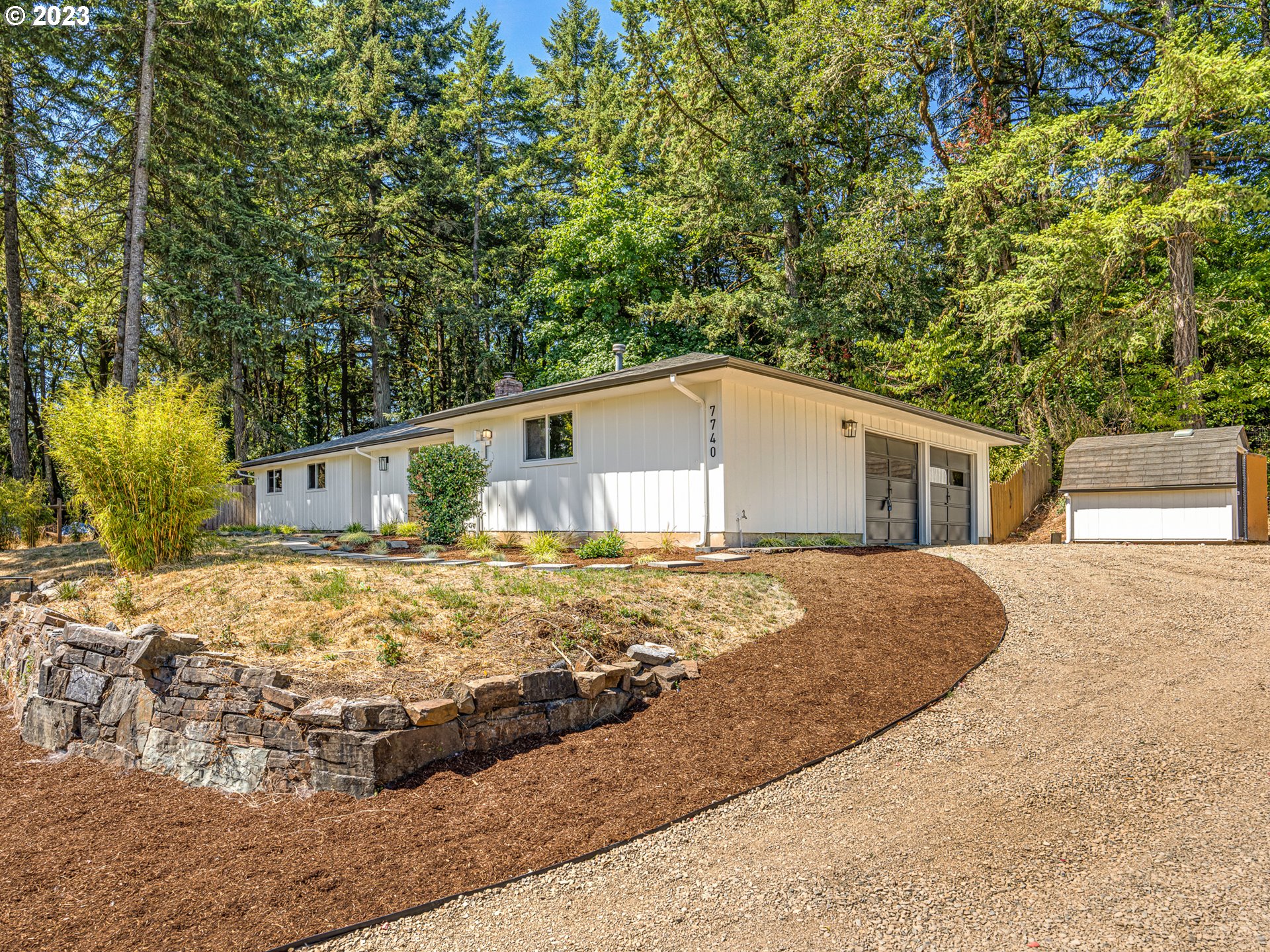 7740 NW HOOD VIEW CIR