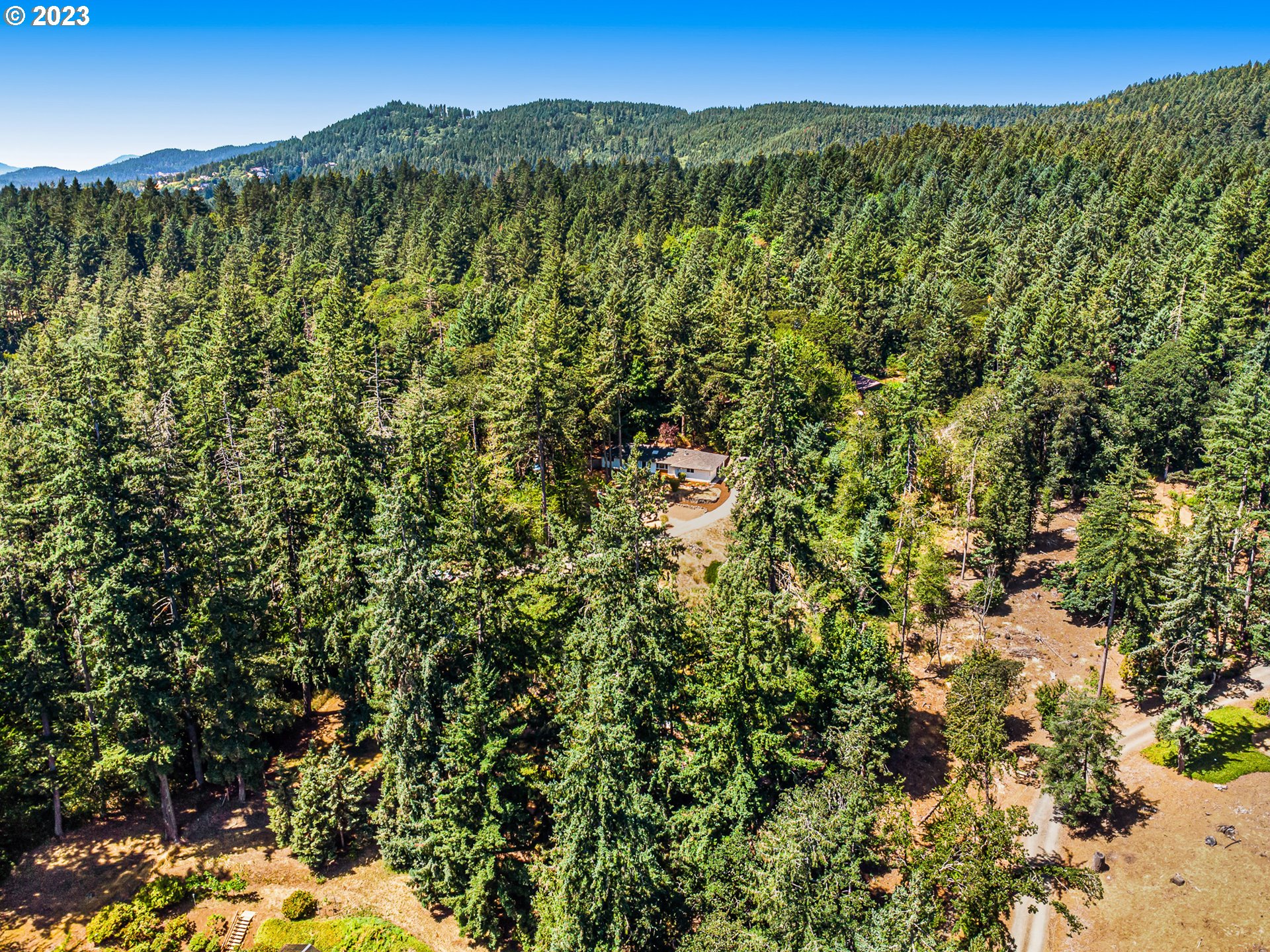 7740 NW HOOD VIEW CIR