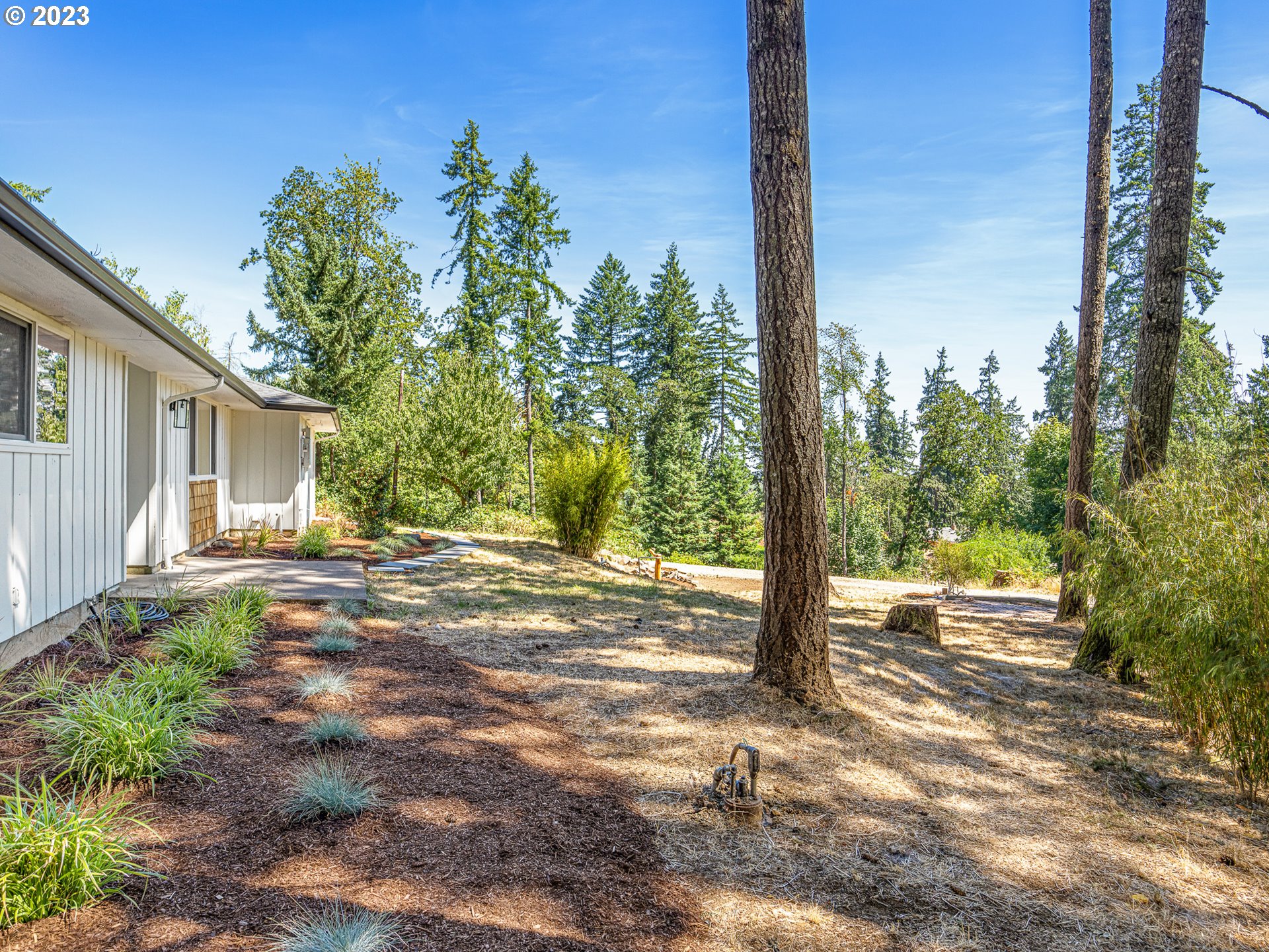 7740 NW HOOD VIEW CIR