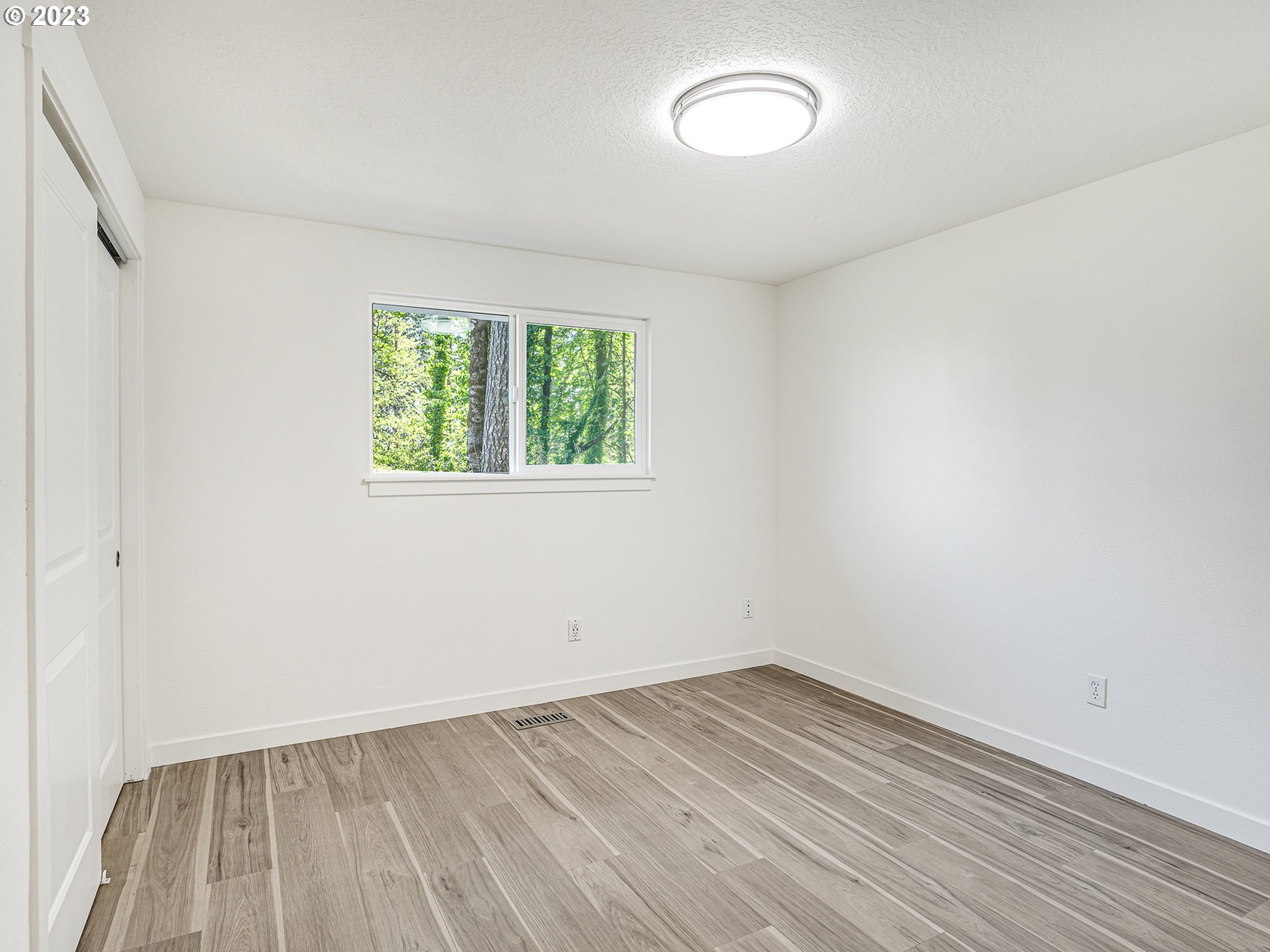 7740 NW HOOD VIEW CIR