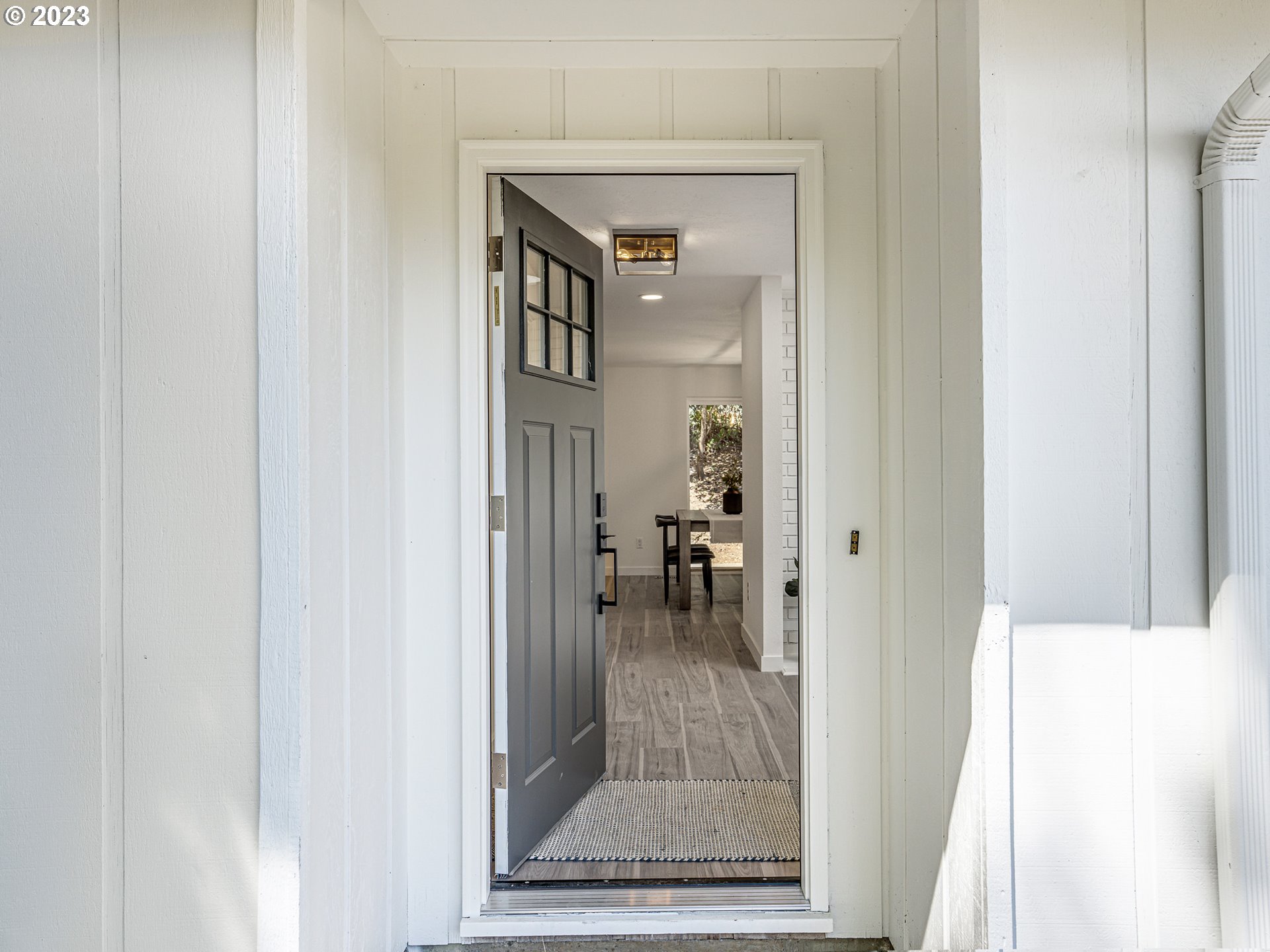 7740 NW HOOD VIEW CIR