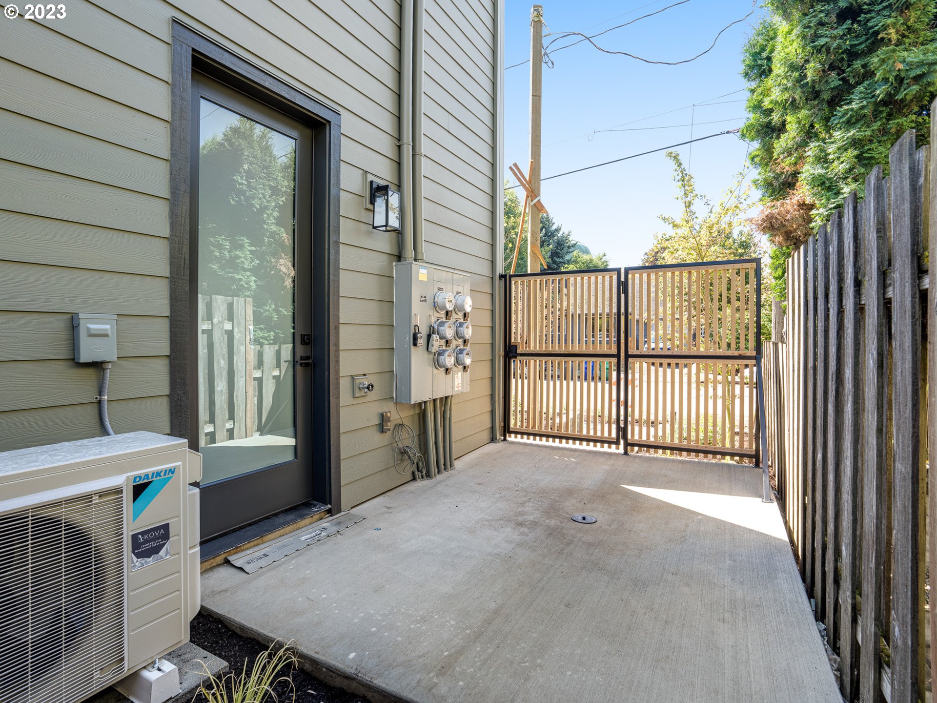 8113 N Syracuse ST 1