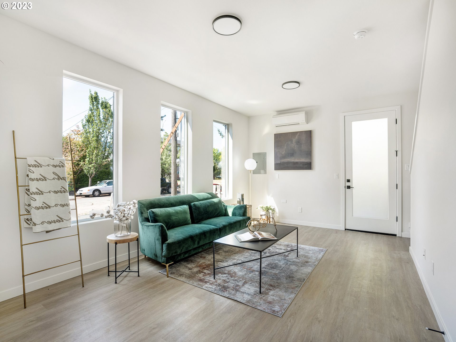 8113 N Syracuse ST 1