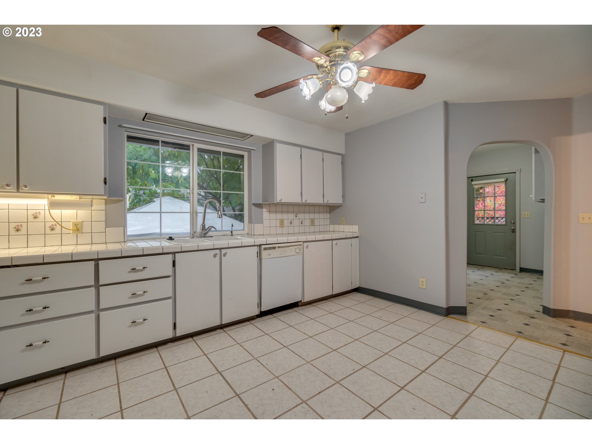 2825 COLUMBIA BLVD, St. Helens