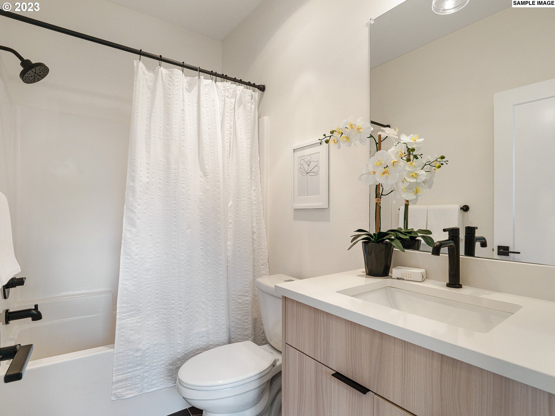 4136 NE Rodney AVE 4