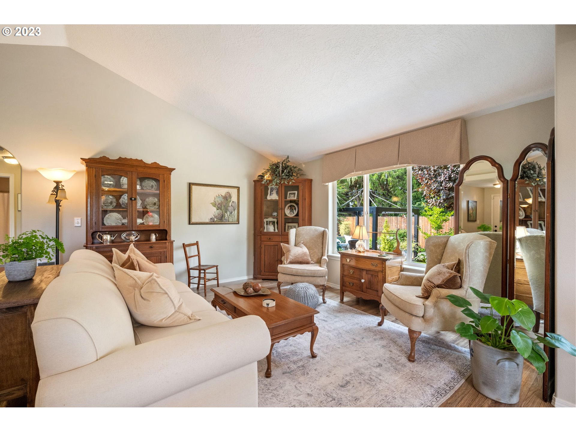 1611 SW Emily DR, McMinnville