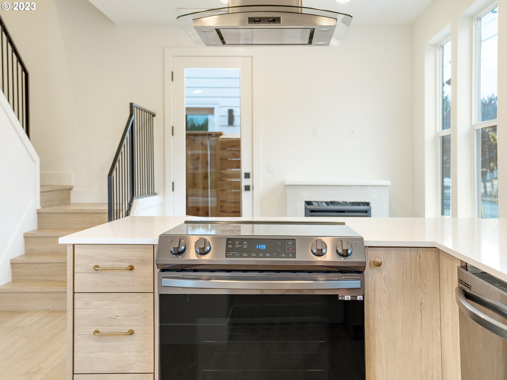 5605 N Lombard ST 11