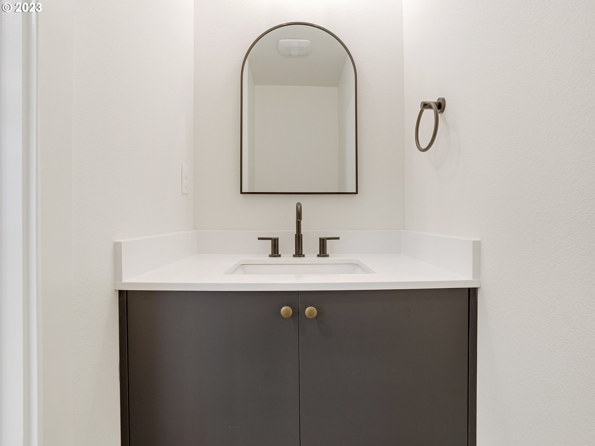 5605 N Lombard ST 11