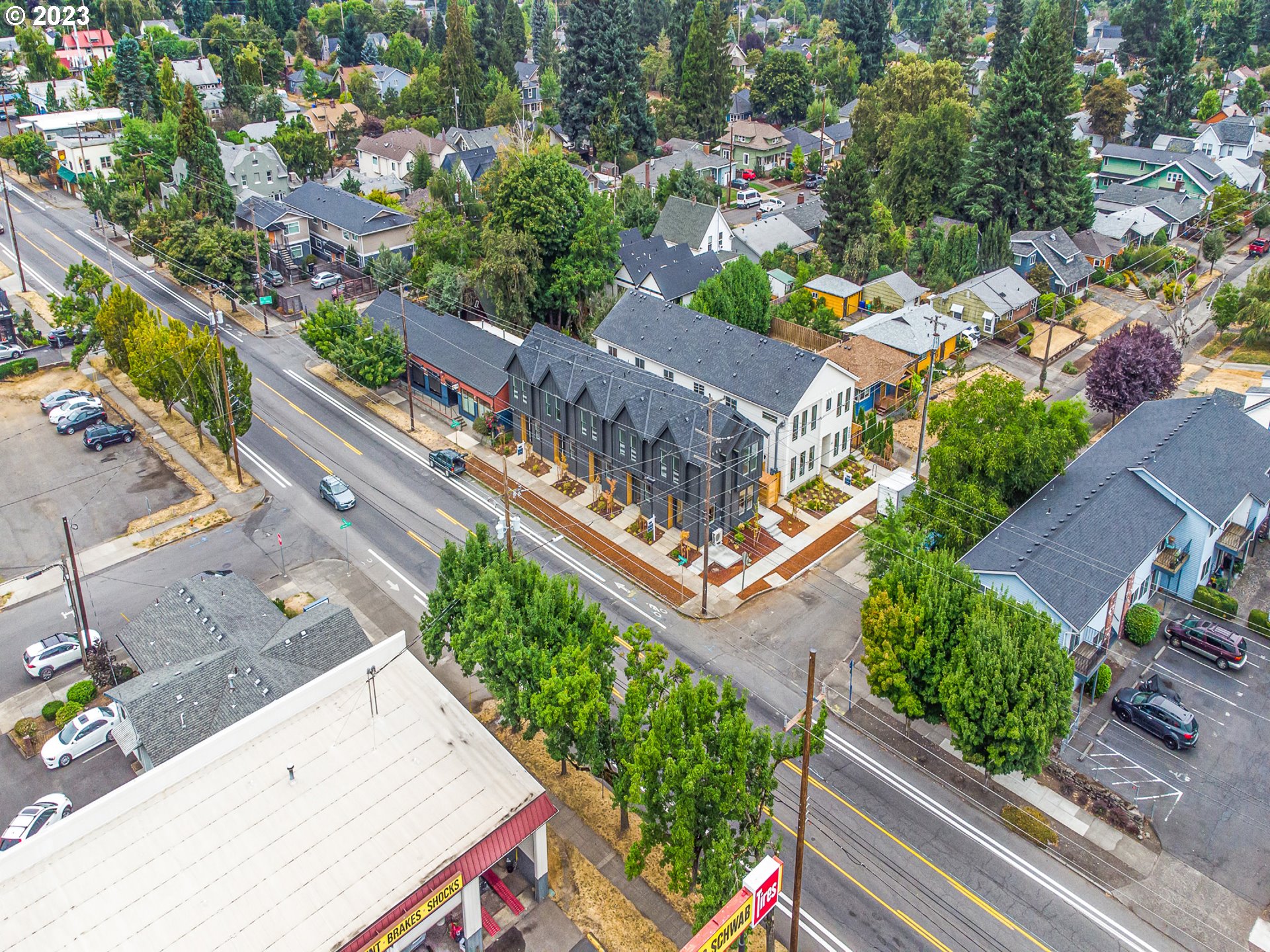 5605 N Lombard ST 11