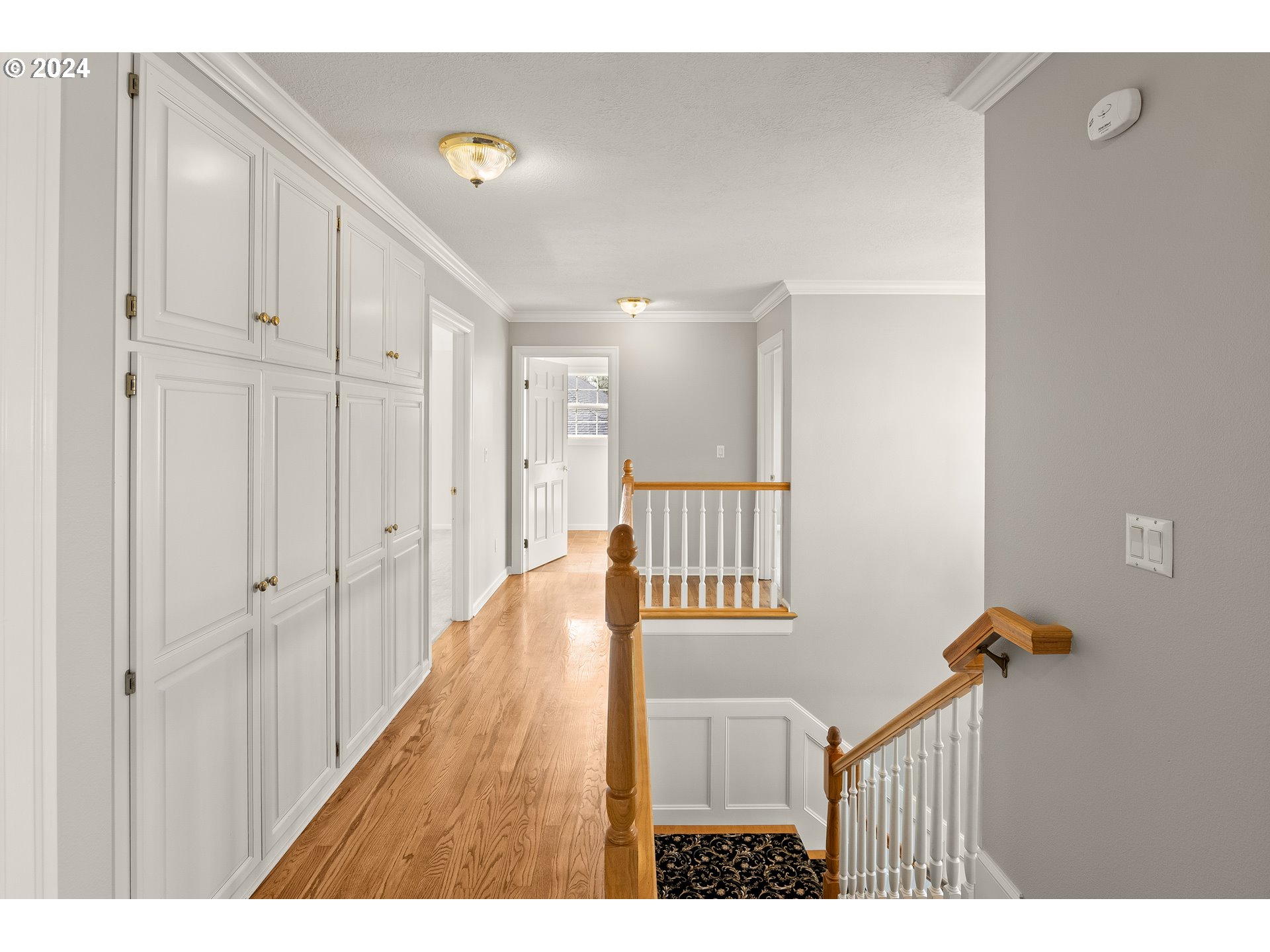 1055 SE BARBERRY AVE